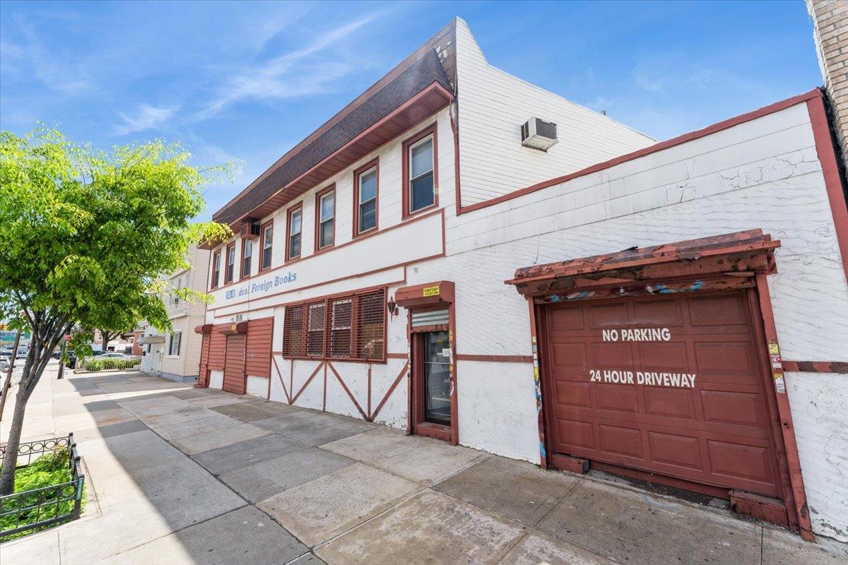 #2 photo, 132-10 Hillside Avenue, クイーンズ区 Richmond Hill , NY 11418