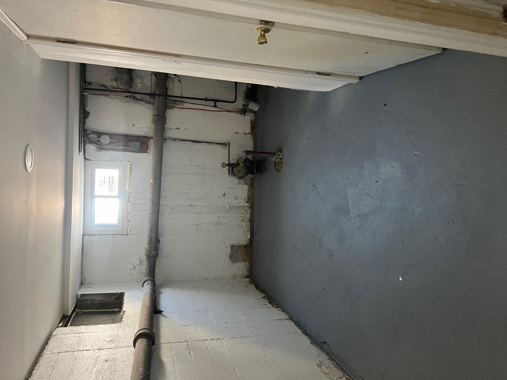 #18 photo, 1963 central dr, East Meadow , NY 11554