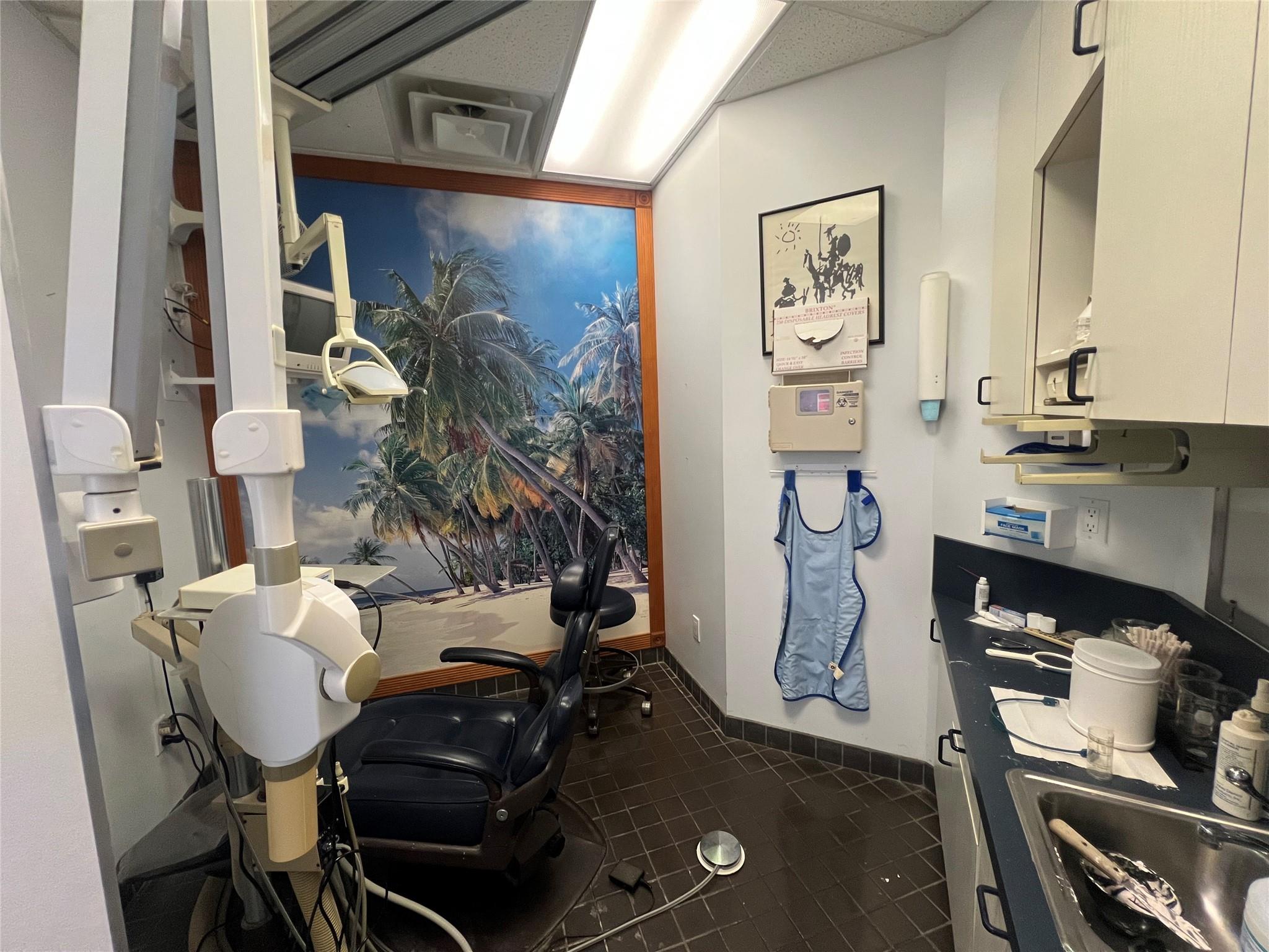 #11 photo, 765 Route 25A, サフォーク郡 Miller Place , NY 11764