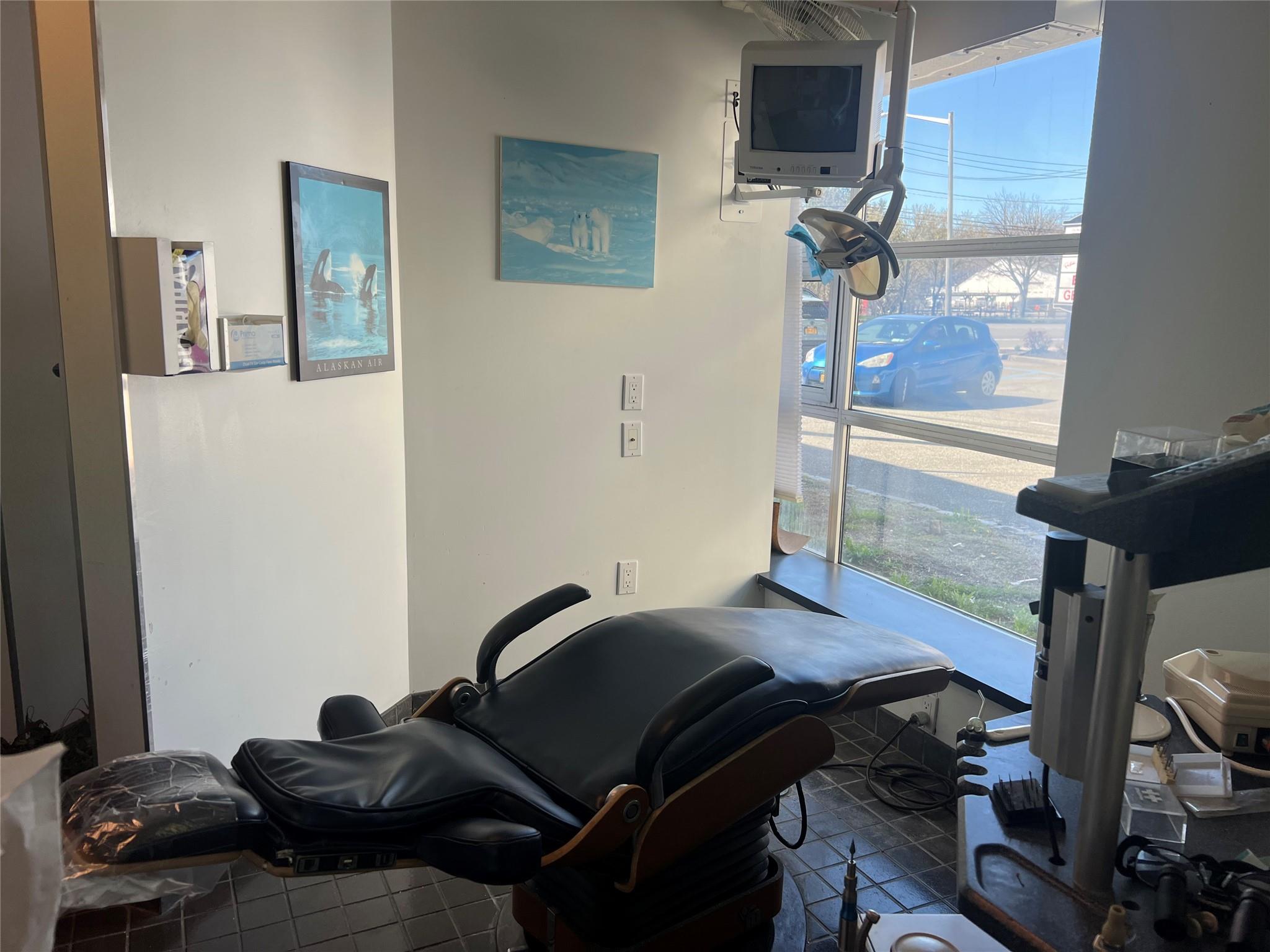 #13 photo, 765 Route 25A, サフォーク郡 Miller Place , NY 11764