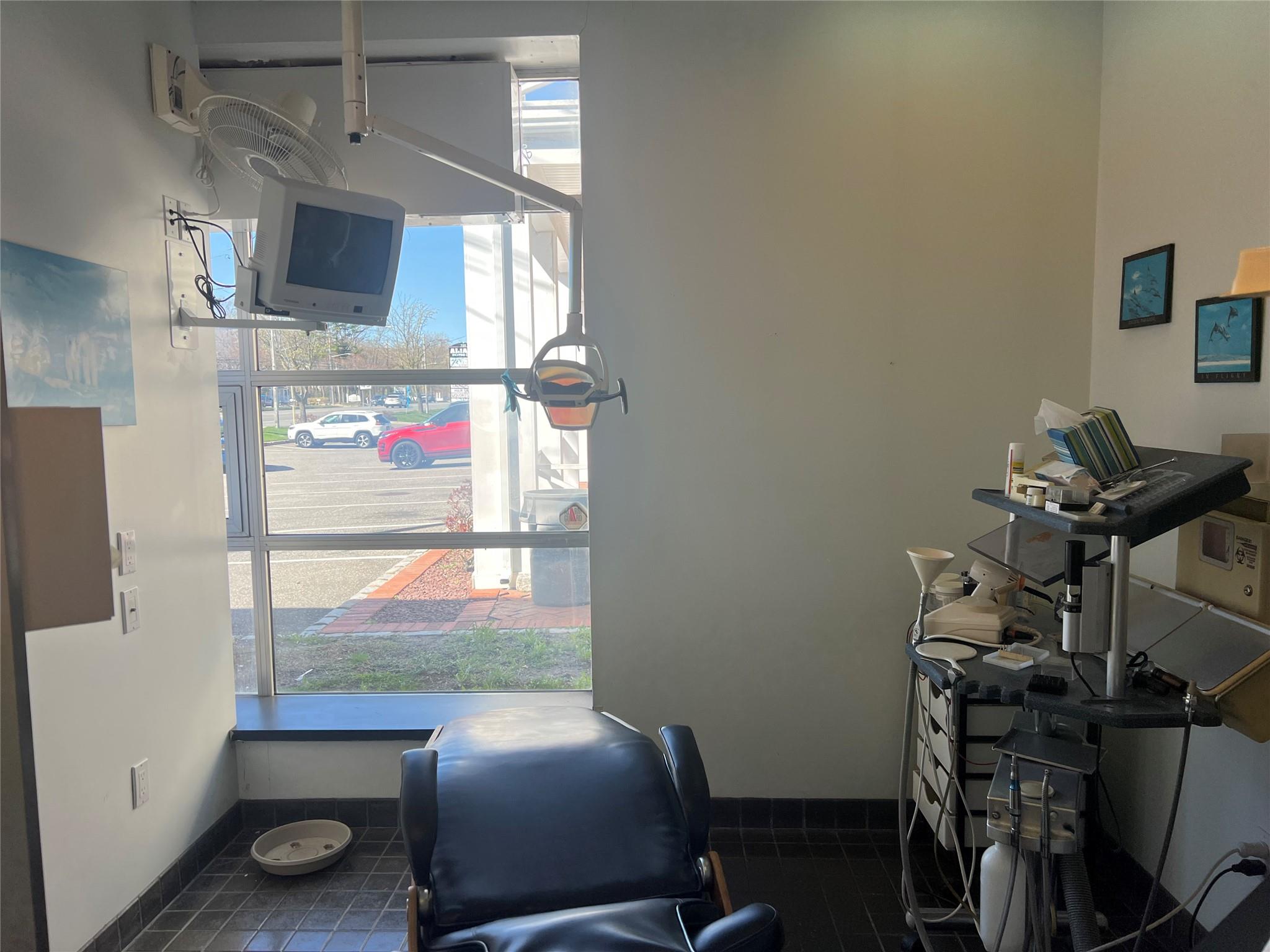 #14 photo, 765 Route 25A, サフォーク郡 Miller Place , NY 11764