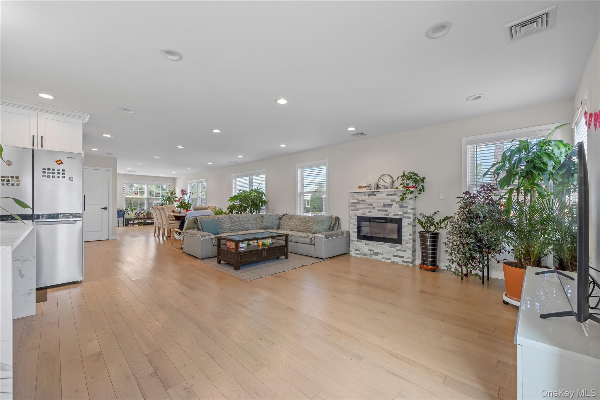 #10 photo, 3875 South Street, ナッソー郡 Seaford , NY 11783