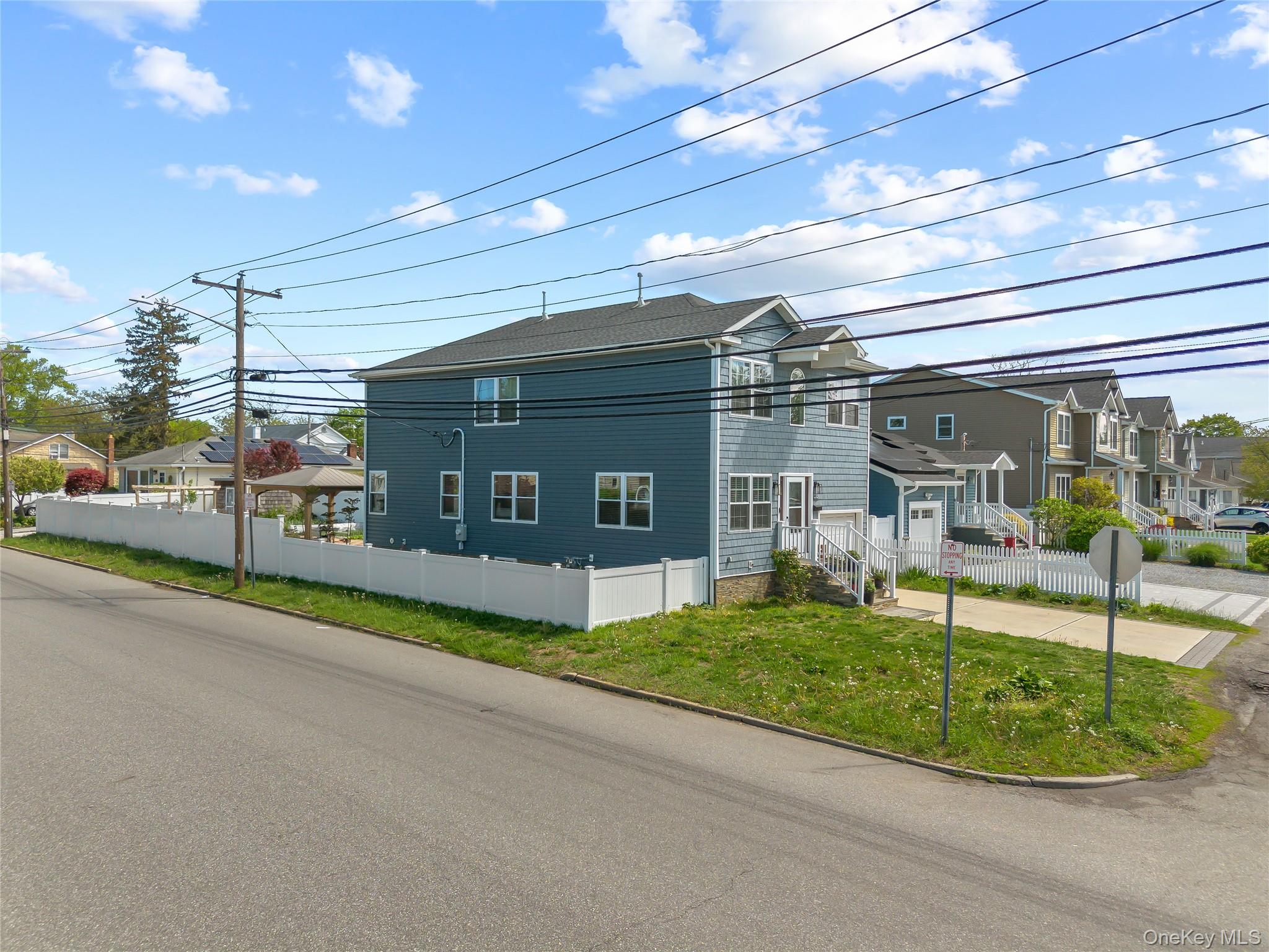 #3 photo, 3875 South Street, ナッソー郡 Seaford , NY 11783