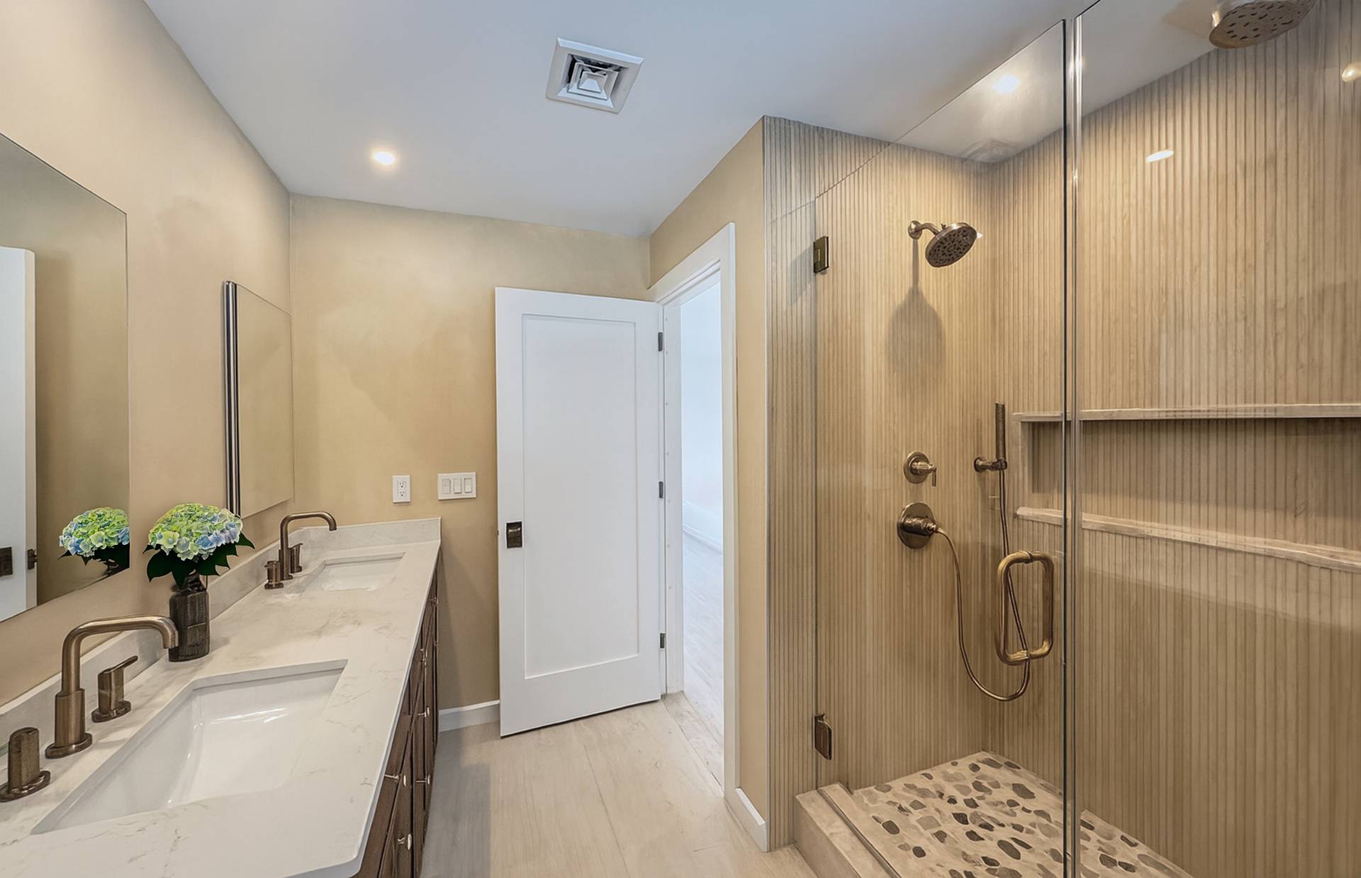 #11 photo, 4 Pine Tree Court, East Quogue , NY 11942