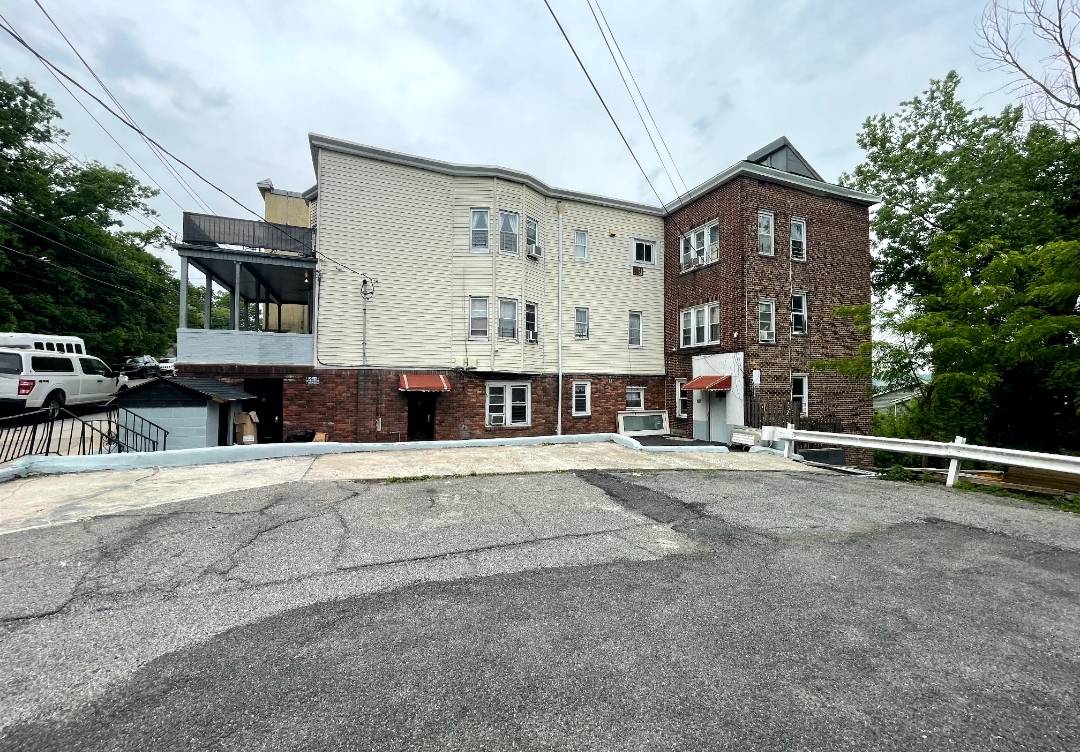 #2 photo, 89 Van Cortlandt Park Ave, Yonkers , NY 10701