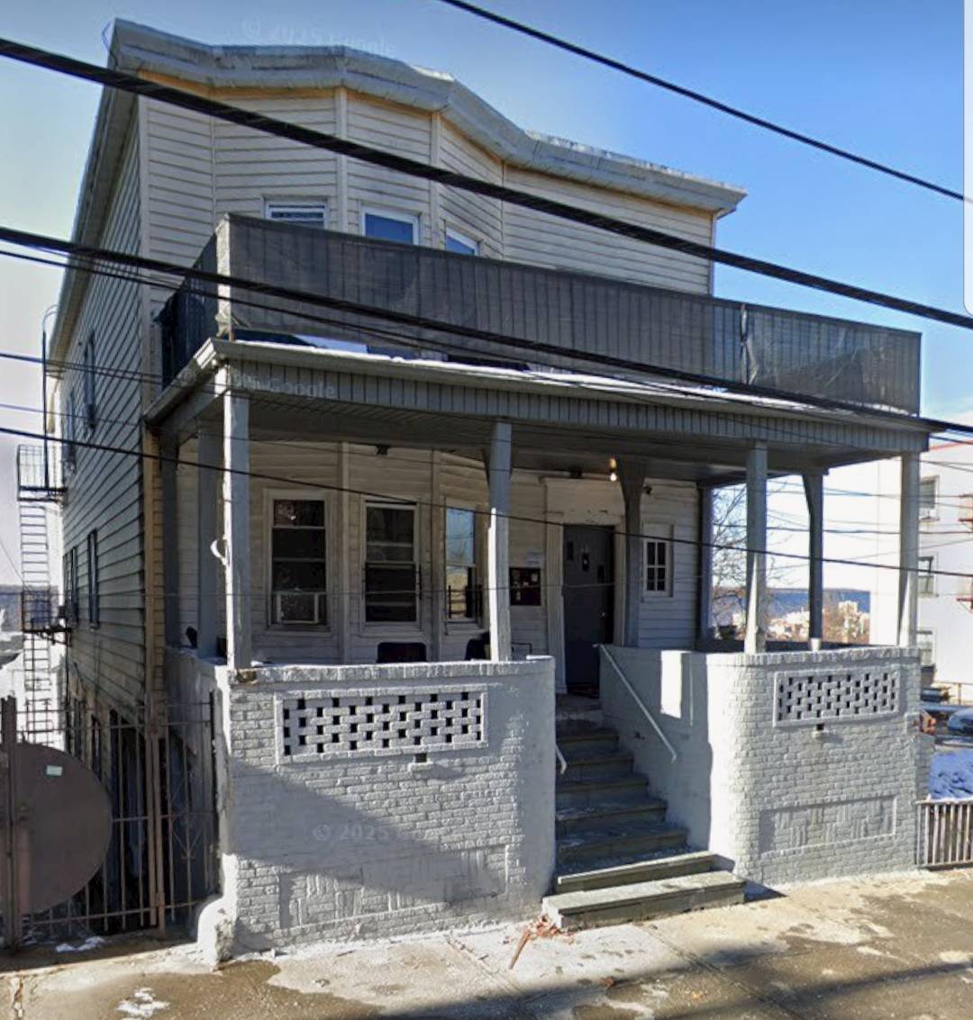 #3 photo, 89 Van Cortlandt Park Ave, Yonkers , NY 10701