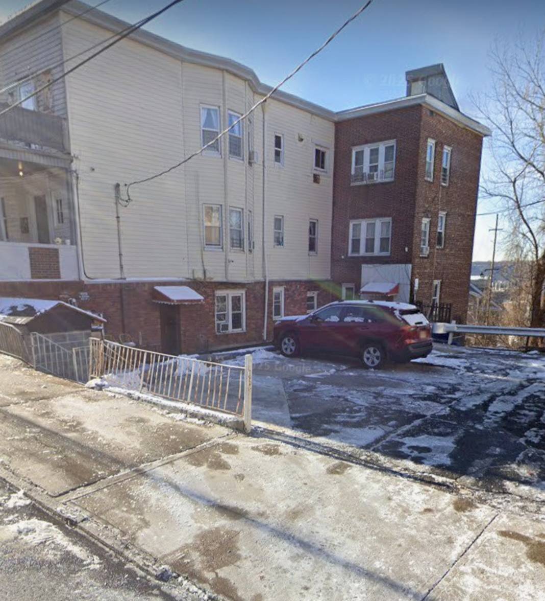 #4 photo, 89 Van Cortlandt Park Ave, Yonkers , NY 10701