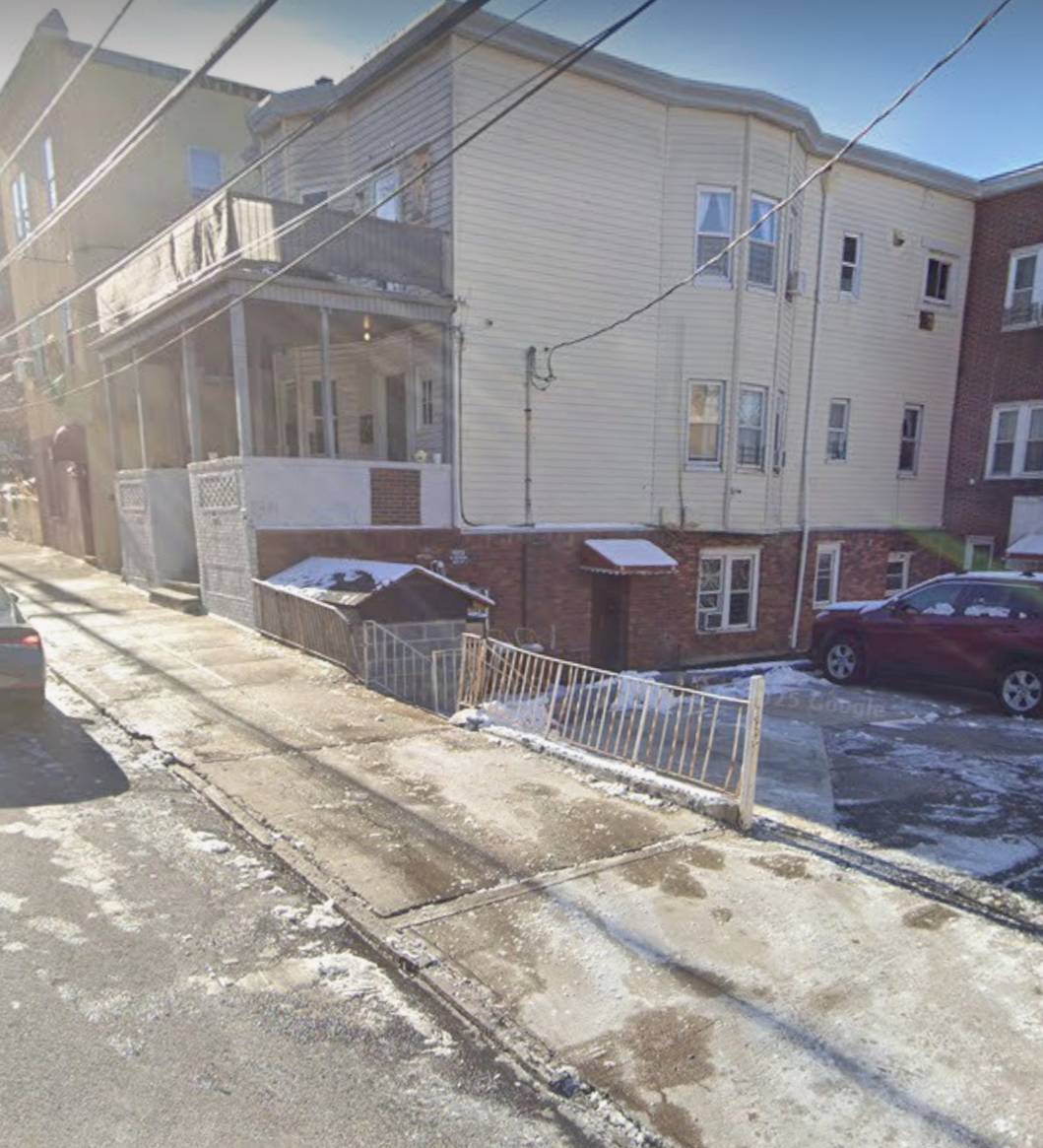 #5 photo, 89 Van Cortlandt Park Ave, Yonkers , NY 10701