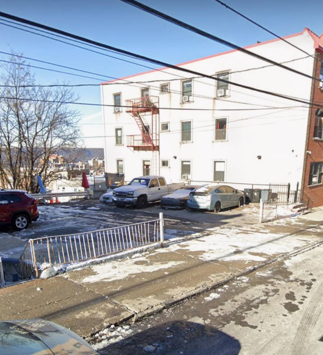 #6 photo, 89 Van Cortlandt Park Ave, Yonkers , NY 10701