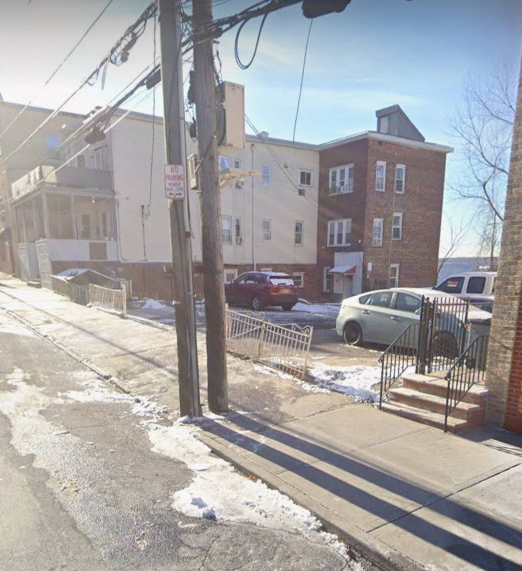 #7 photo, 89 Van Cortlandt Park Ave, Yonkers , NY 10701
