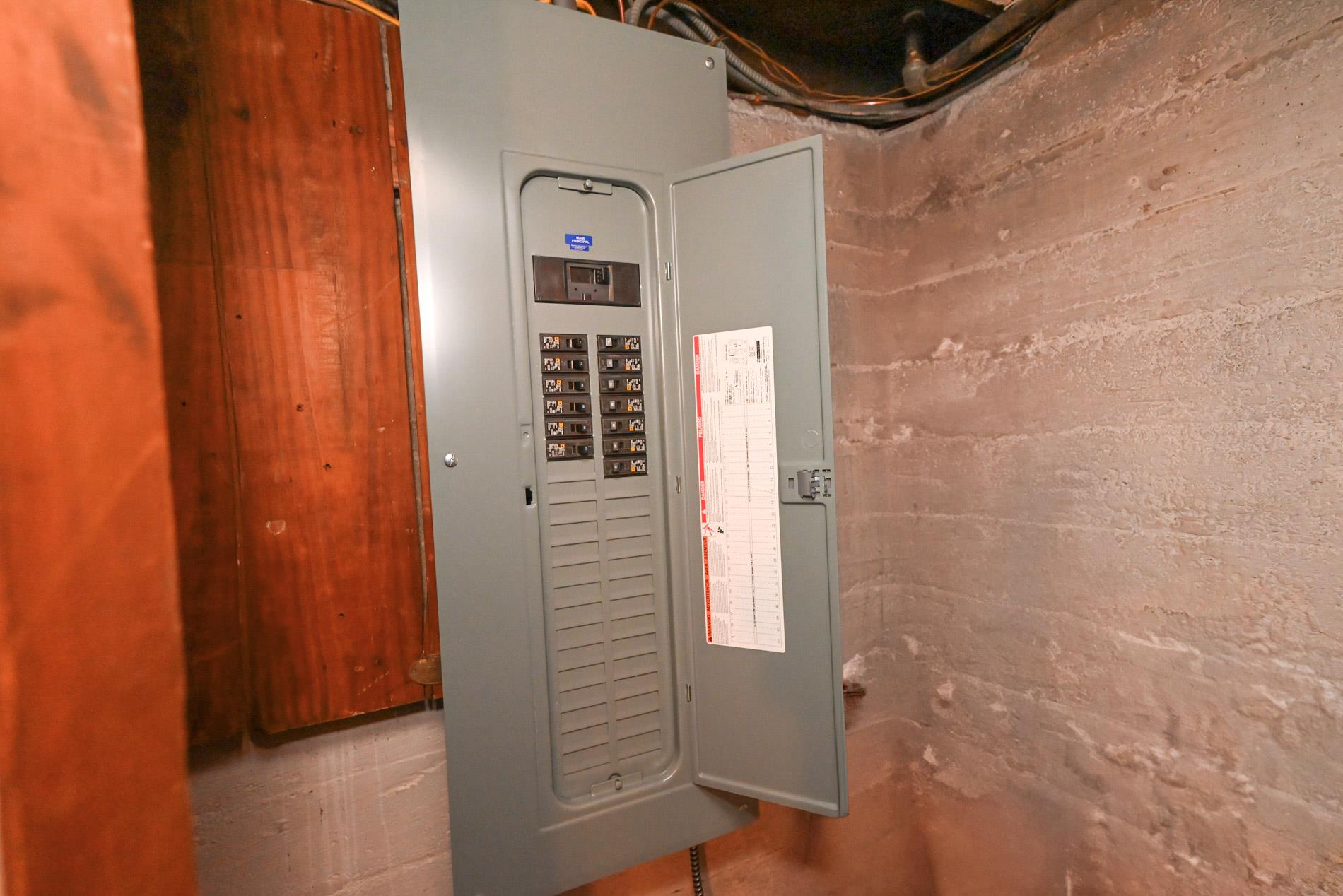 #18 photo, 1070 Polk Avenue, Franklin Square , NY 11010