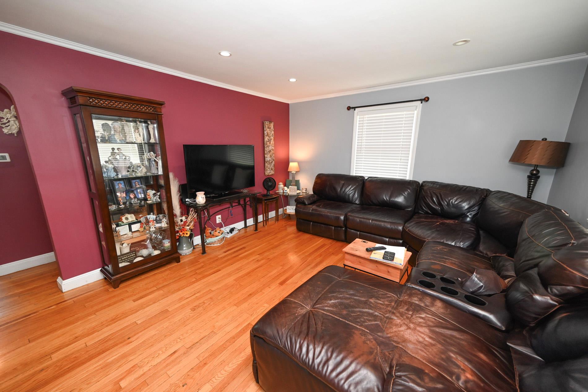 #2 photo, 1070 Polk Avenue, Franklin Square , NY 11010