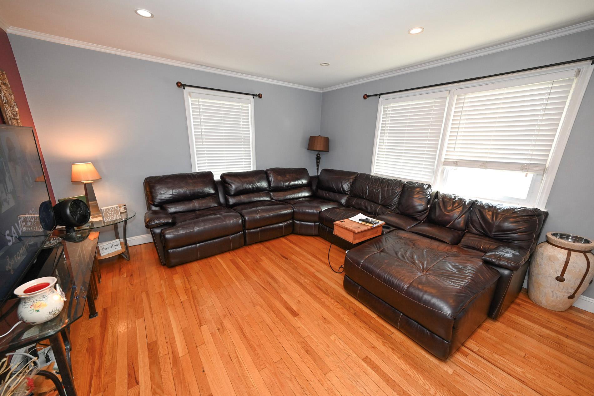 #3 photo, 1070 Polk Avenue, Franklin Square , NY 11010