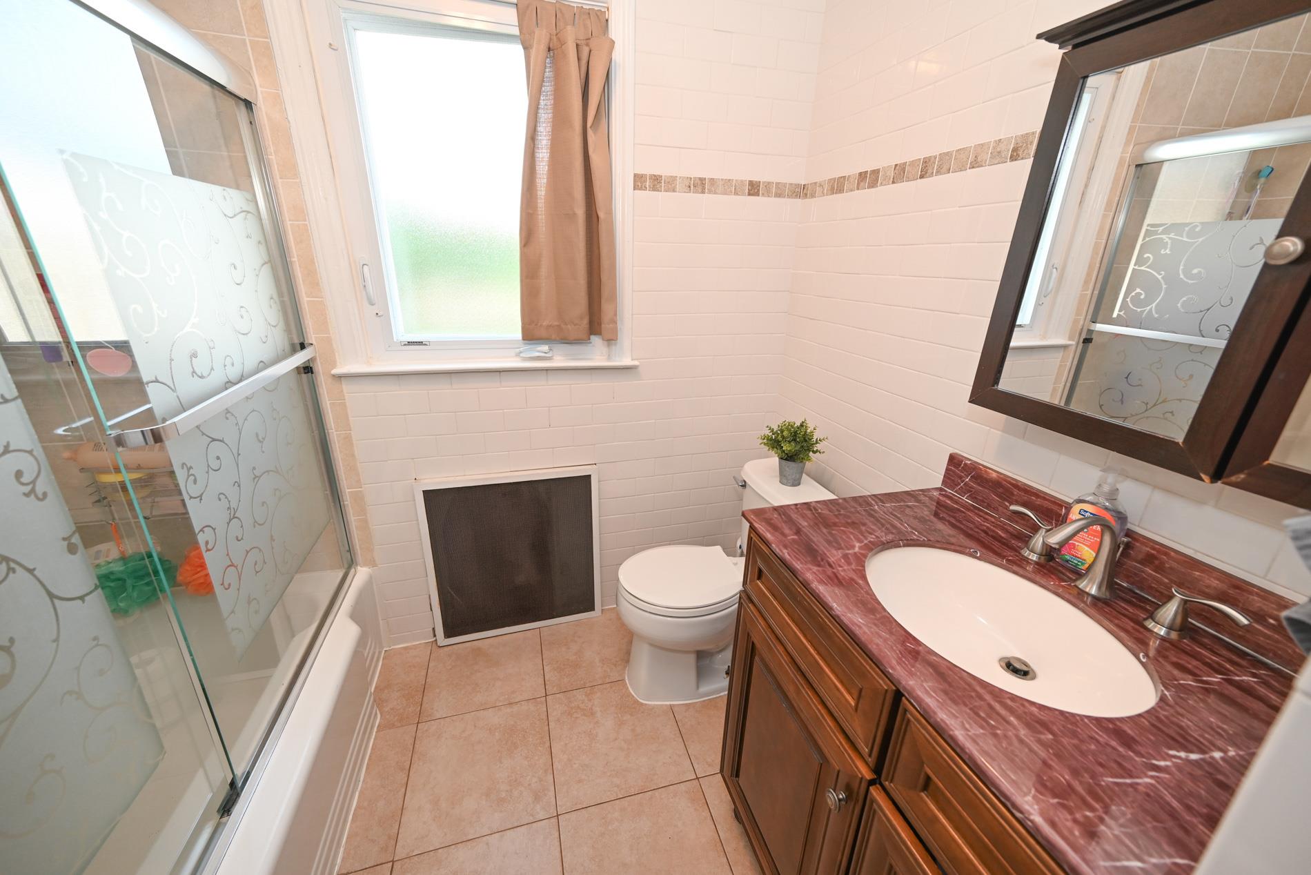 #7 photo, 1070 Polk Avenue, Franklin Square , NY 11010