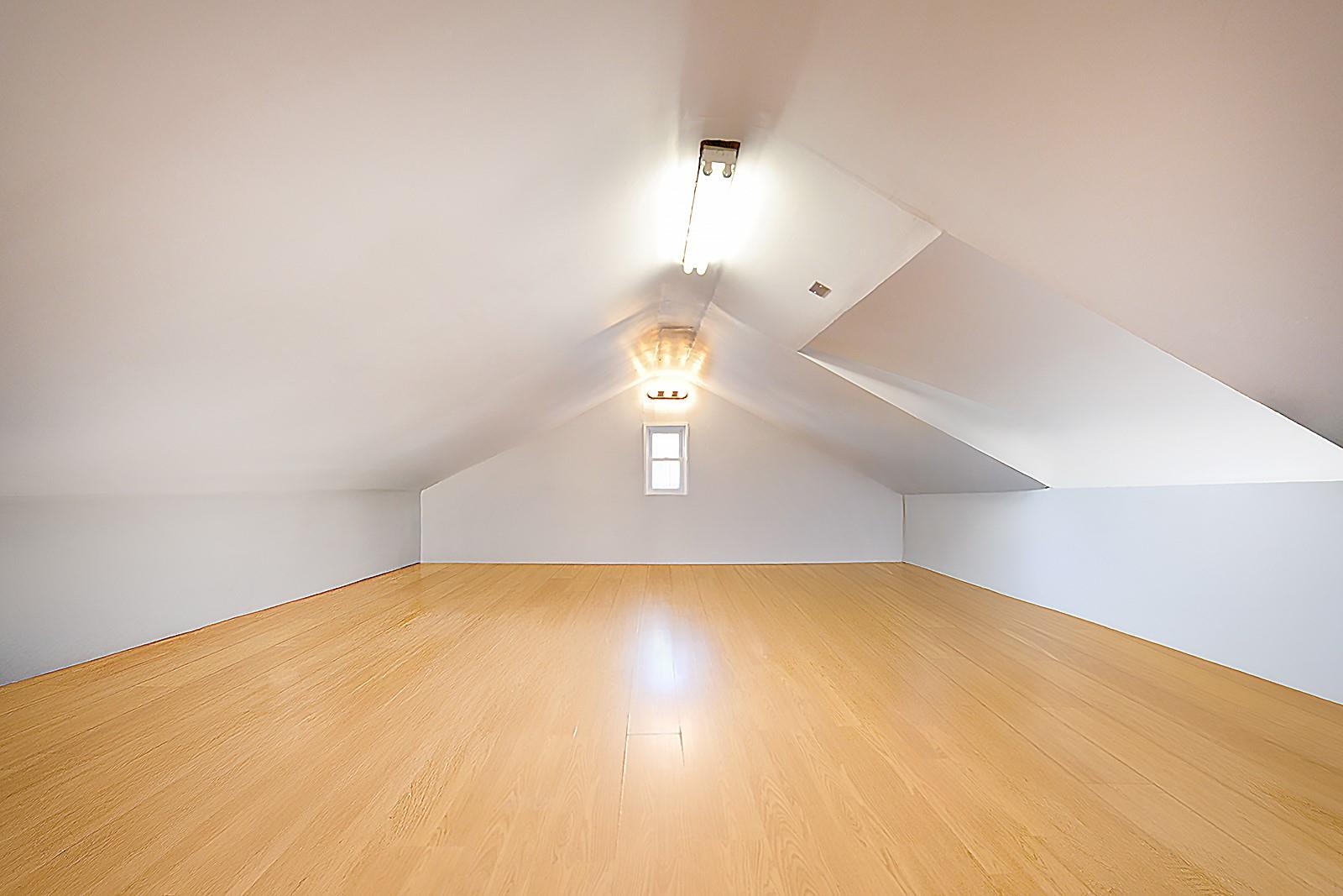 #13 photo, 9249 Springfield Boulevard, Queens Village , NY 11428