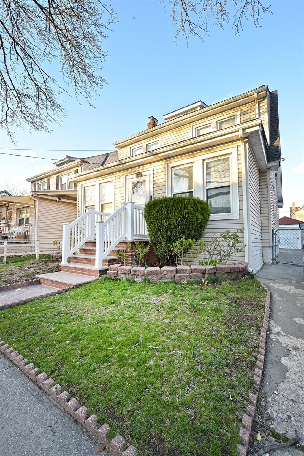 #2 photo, 9249 Springfield Boulevard, Queens Village , NY 11428