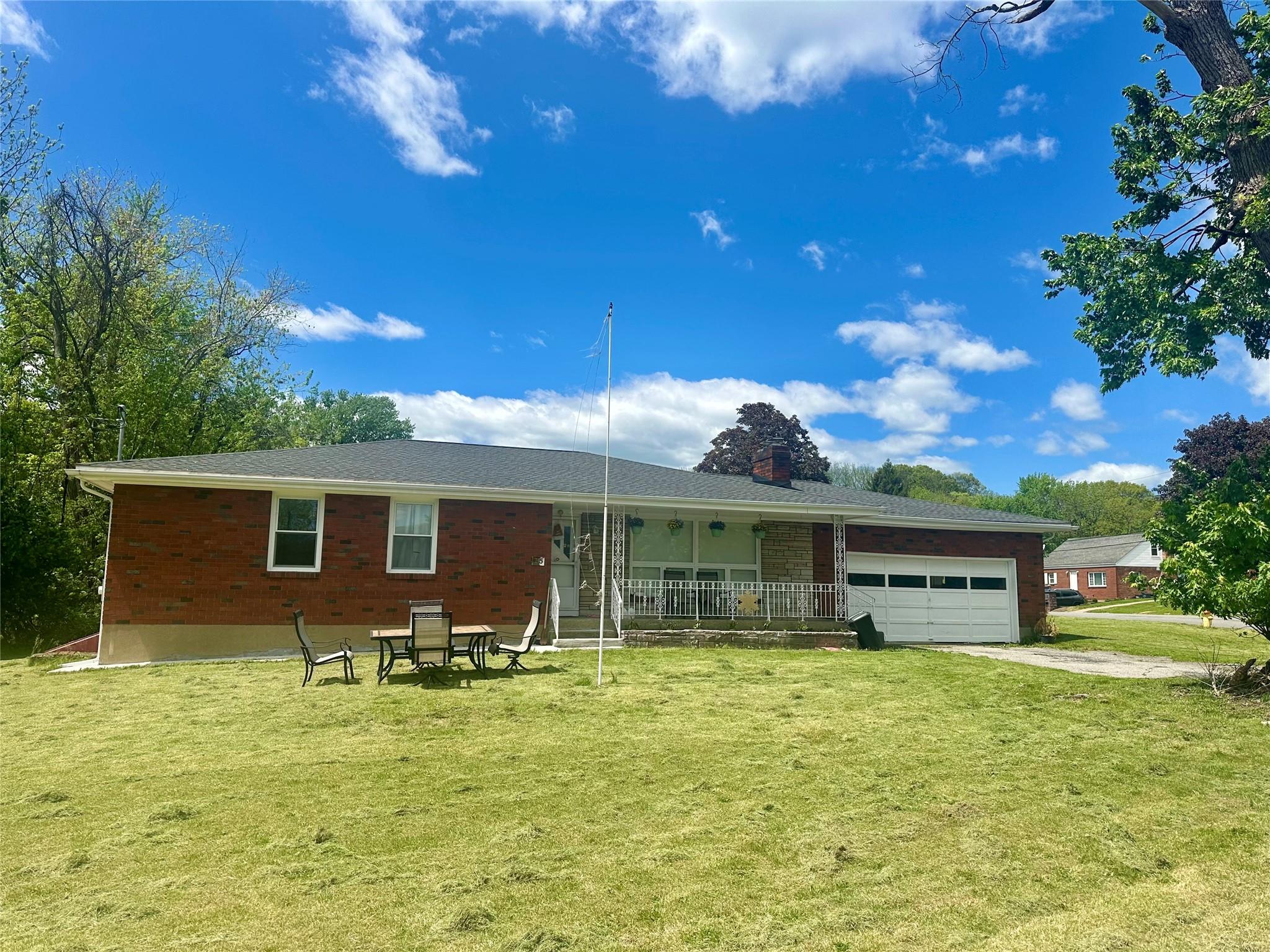 #2 photo, 15 Queen Street, New Windsor , NY 12553