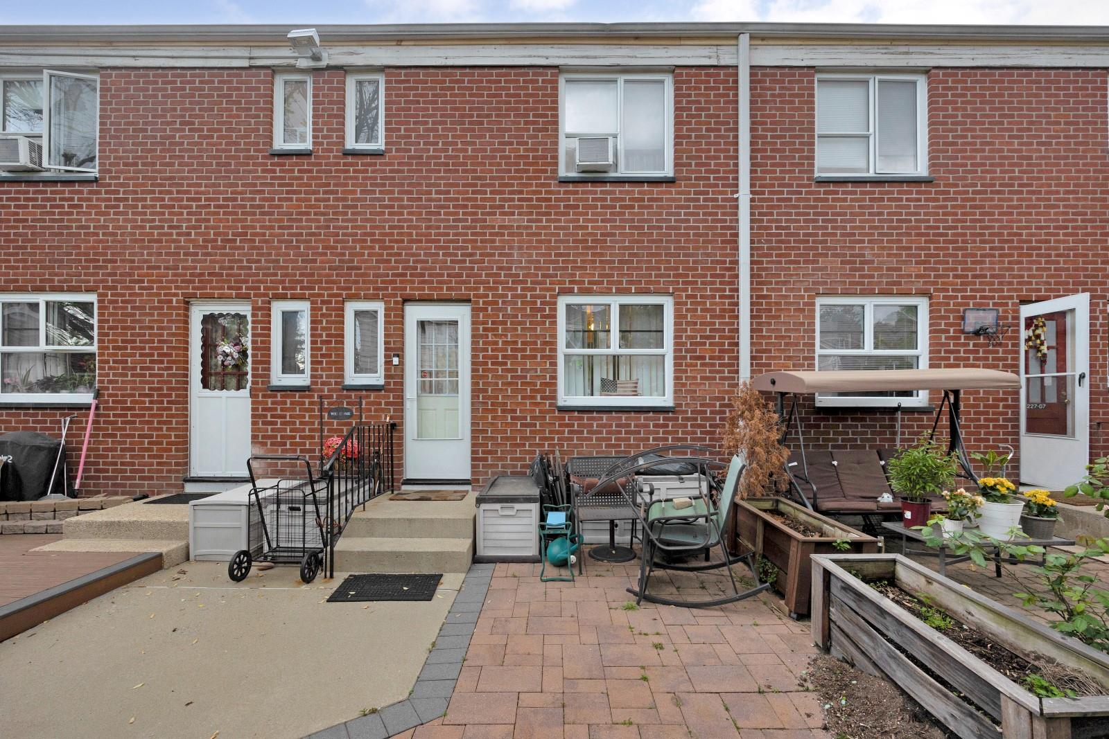 #15 photo, 227-09 Hillside Avenue, クイーンズ区 Bellerose Manor , NY 11427