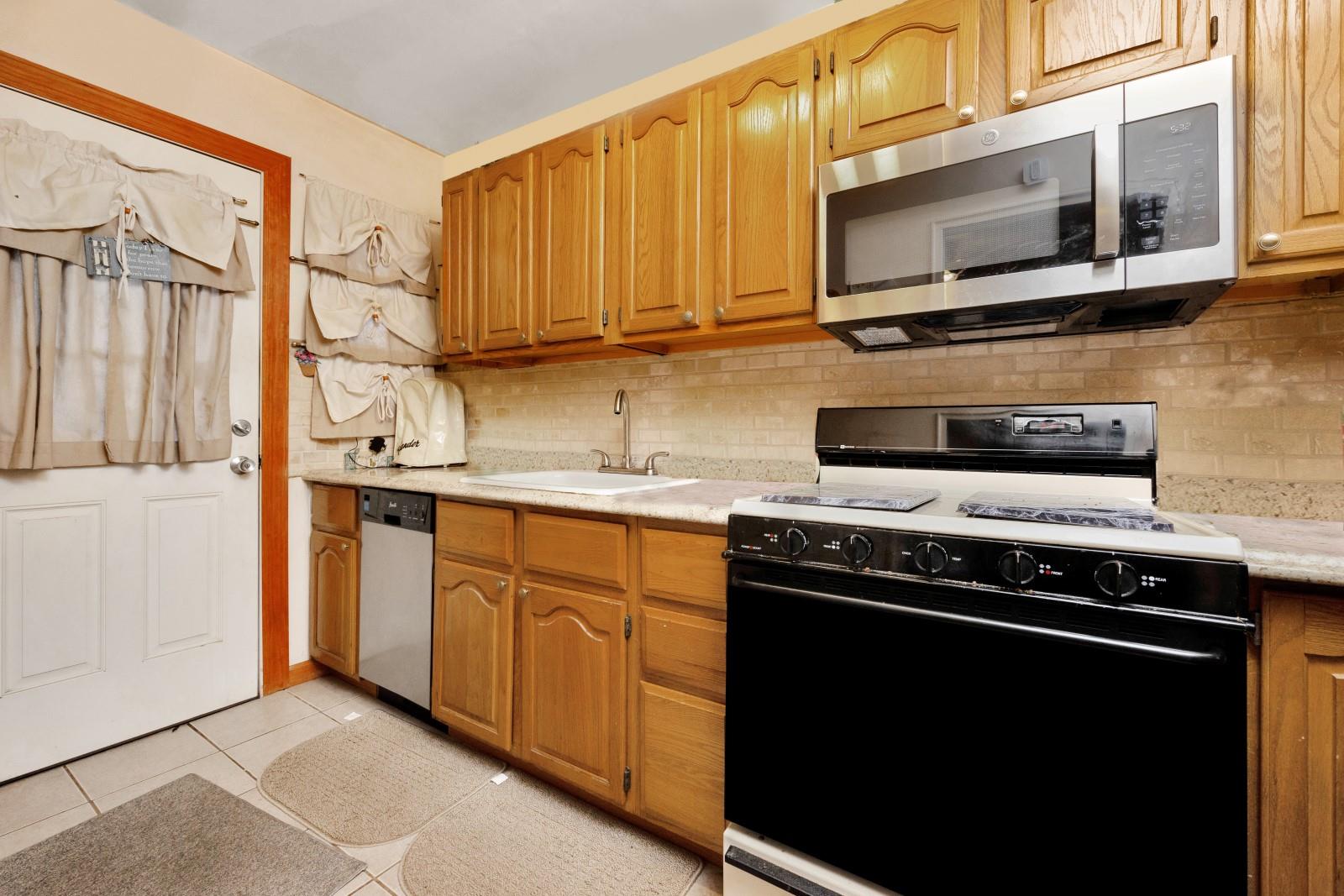 #9 photo, 227-09 Hillside Avenue, クイーンズ区 Bellerose Manor , NY 11427