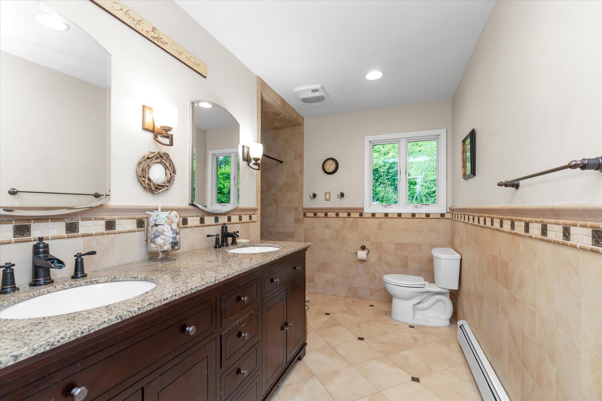 #13 photo, 17 Bramble Lane, Melville , NY 11747