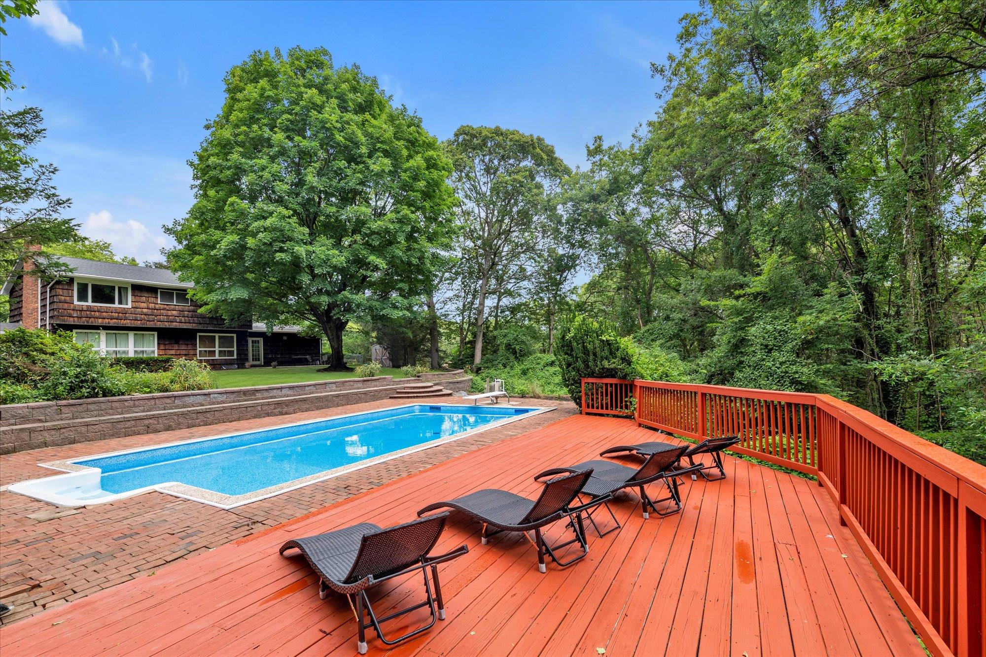 #19 photo, 17 Bramble Lane, Melville , NY 11747