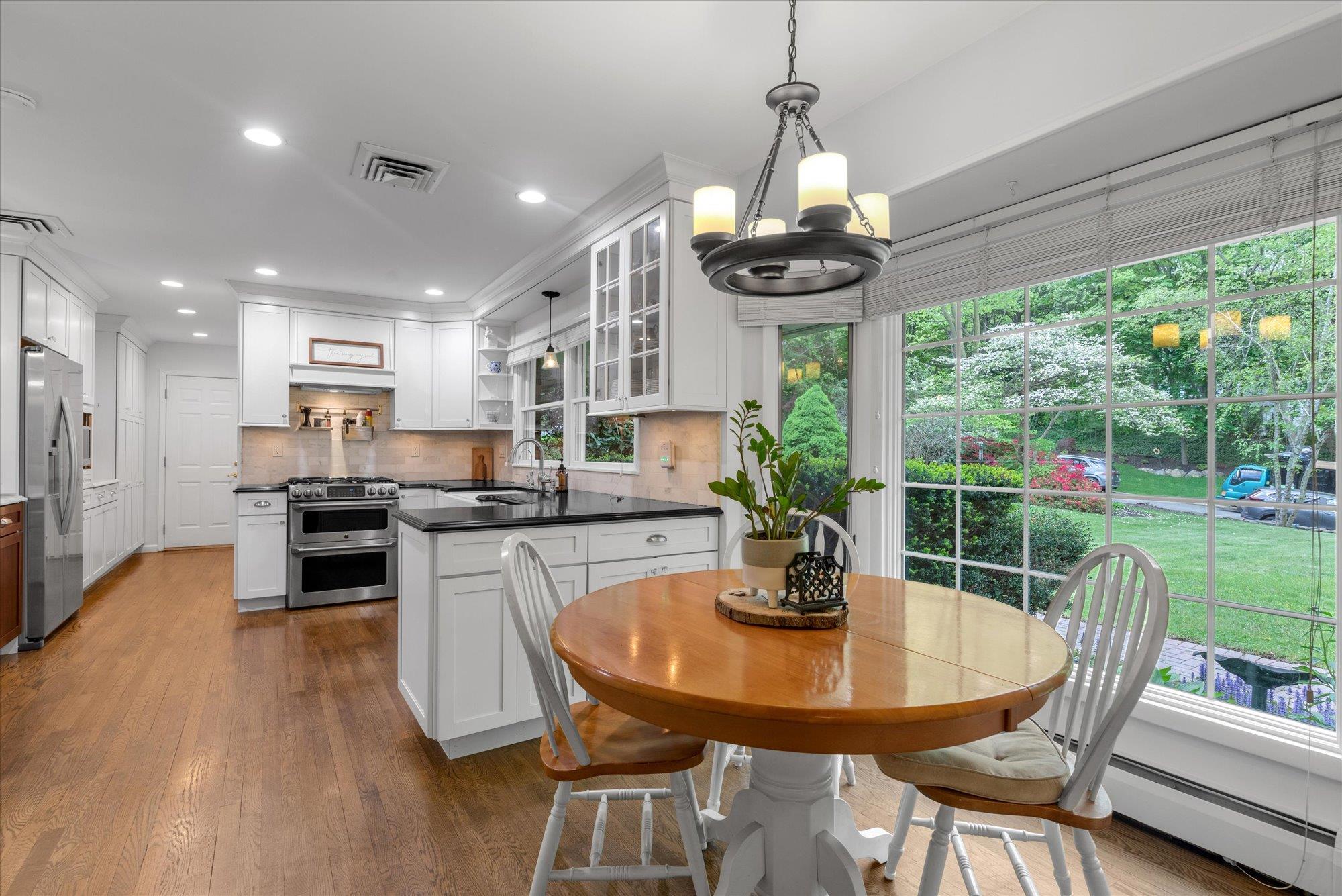 #2 photo, 17 Bramble Lane, Melville , NY 11747