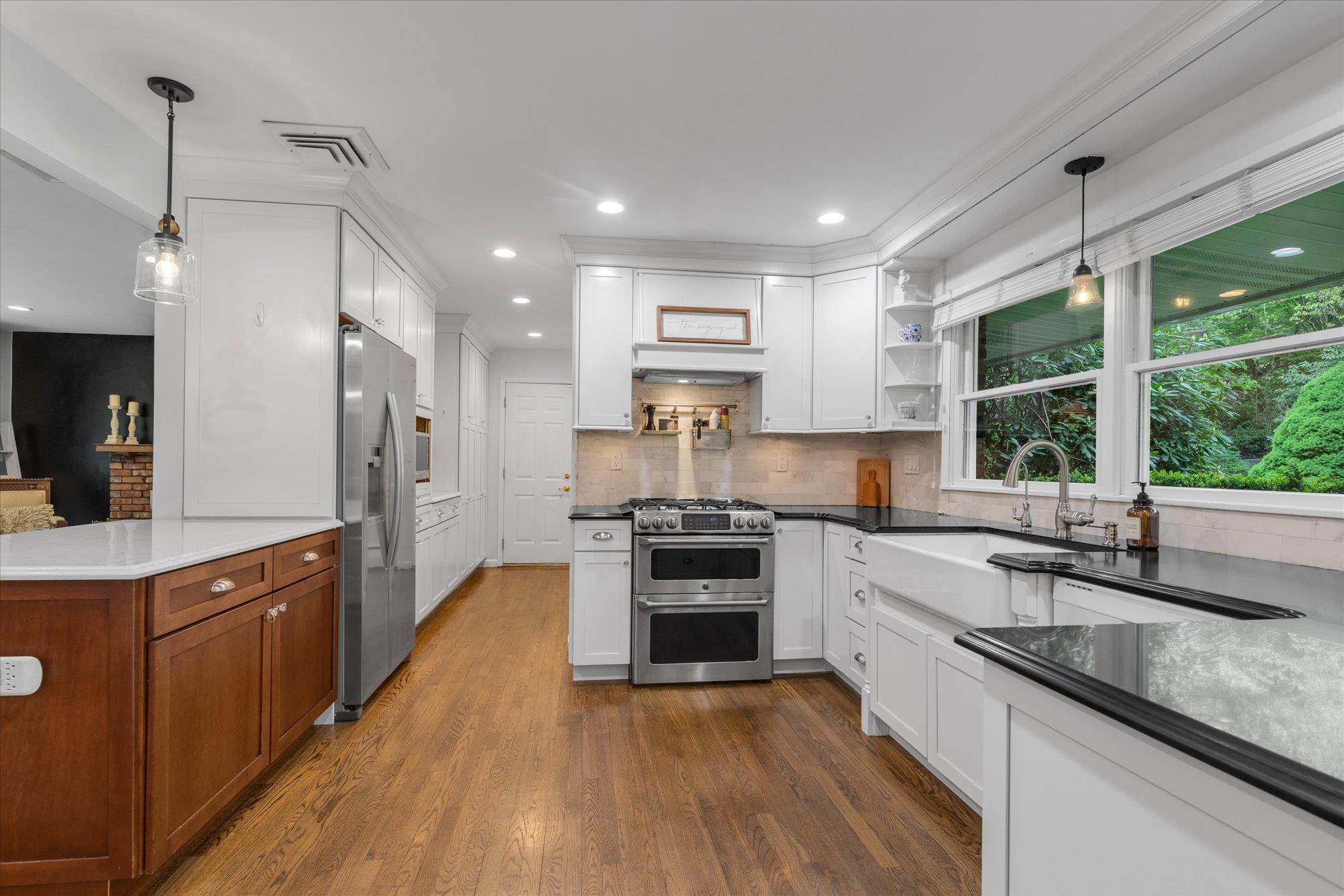 #3 photo, 17 Bramble Lane, Melville , NY 11747