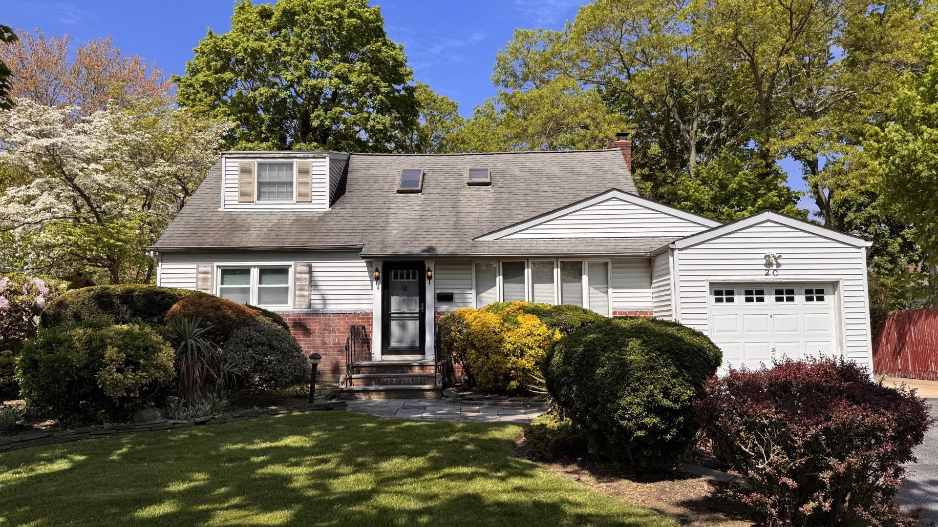 #1 photo, 20 Goldsmith Avenue, Greenlawn , NY 11740