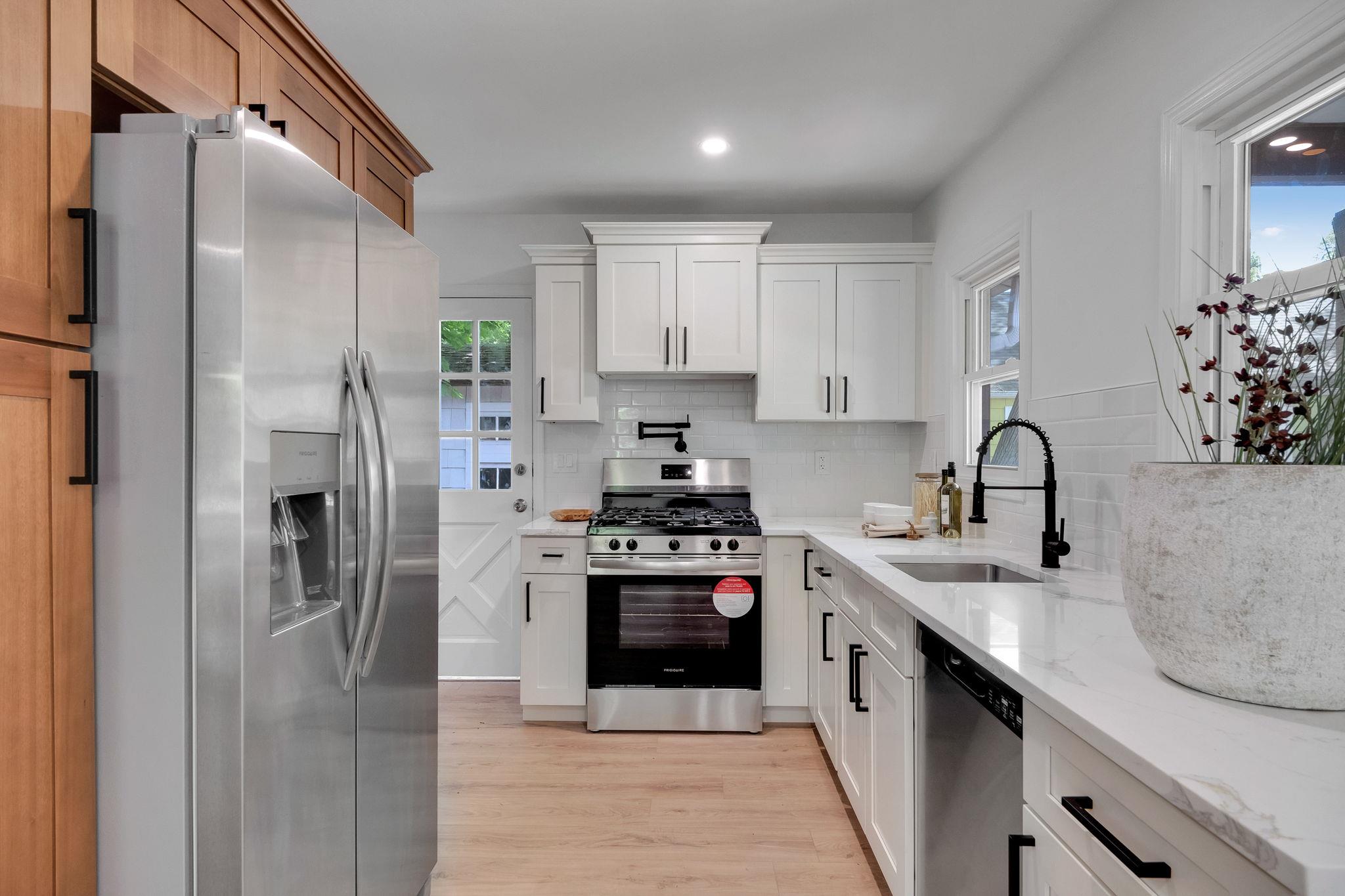 #10 photo, 45 Abbott Drive, Halesite , NY 11743