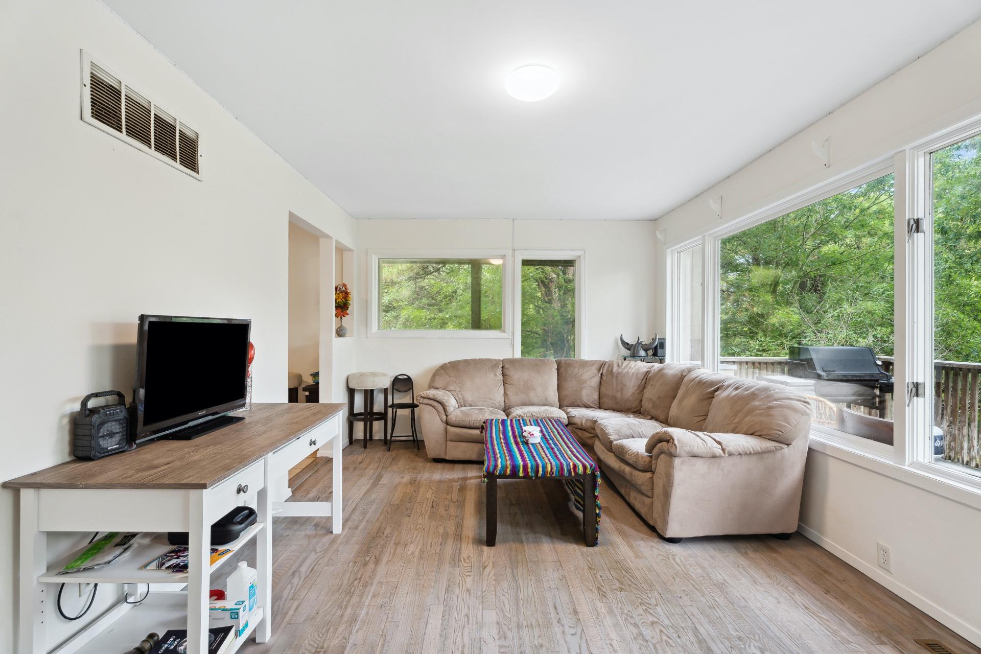 #9 photo, 1806 County Road 39, サフォーク郡 Southampton , NY 11968