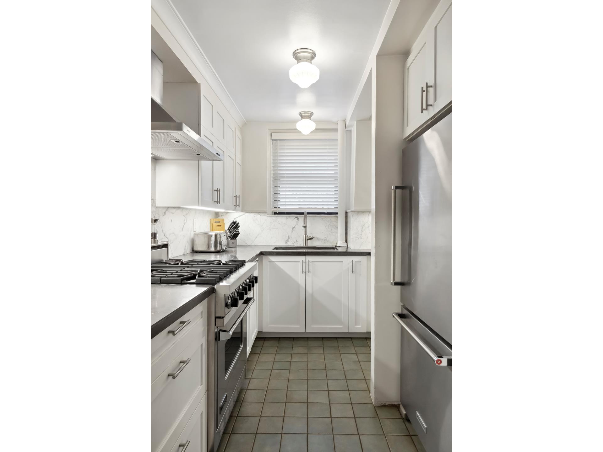 #5 photo, 140 E 28TH Street, マンハッタン Kips Bay , NY 10016