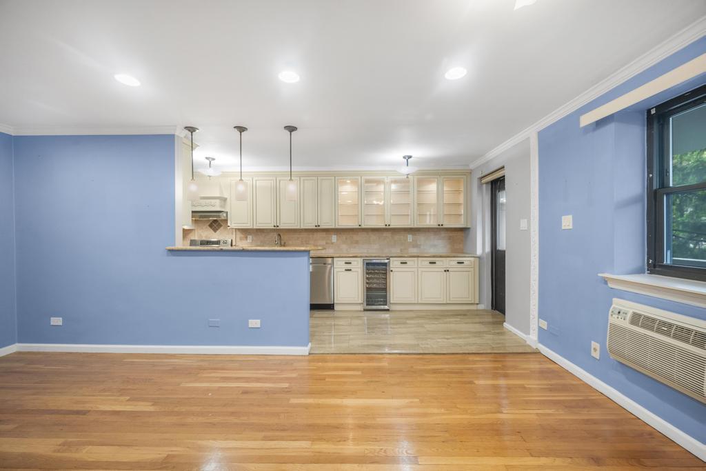 #6 photo, 86-10 151st Avenue, Howard Beach , NY 11414