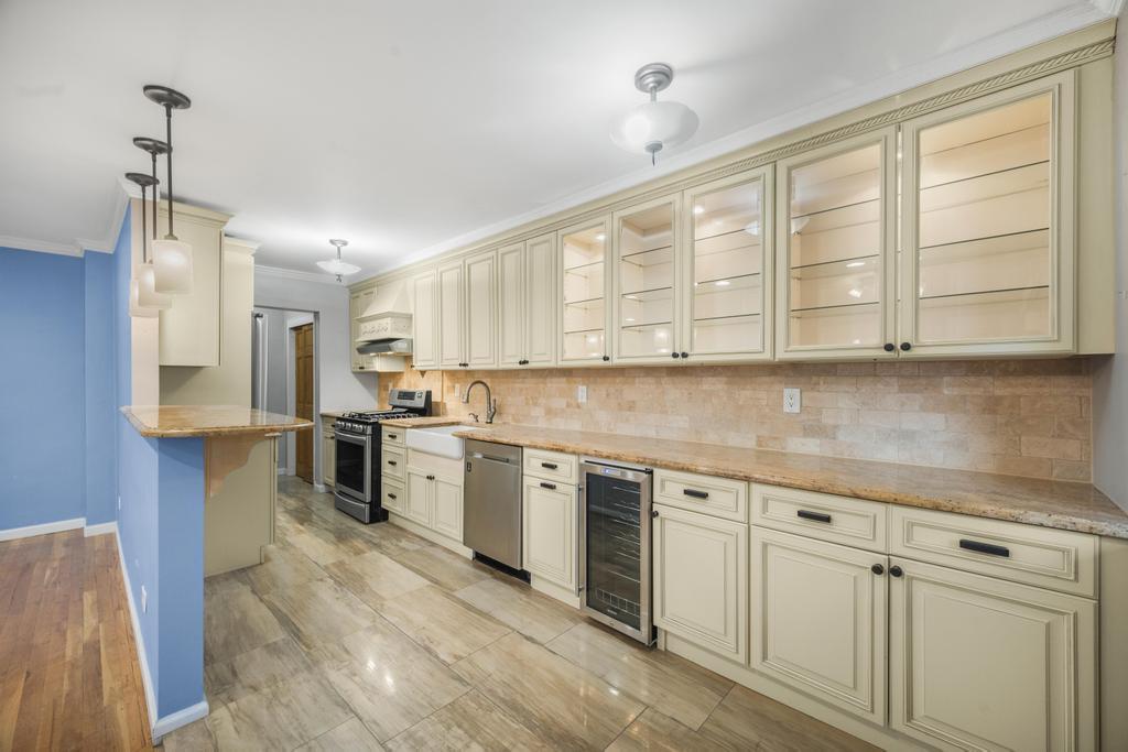 #7 photo, 86-10 151st Avenue, Howard Beach , NY 11414