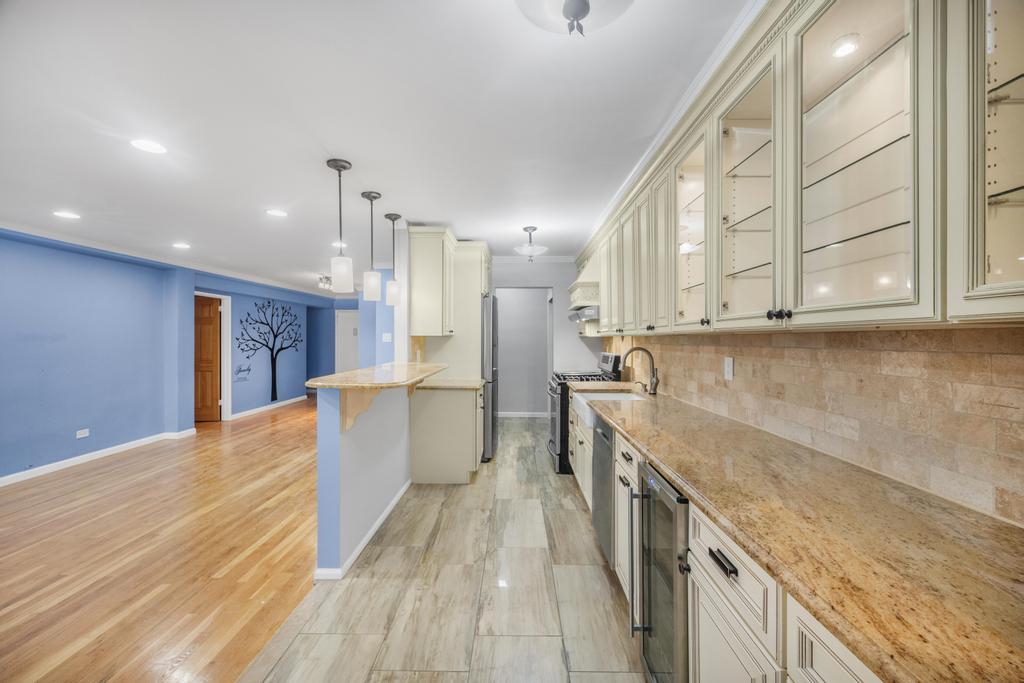 #8 photo, 86-10 151st Avenue, Howard Beach , NY 11414