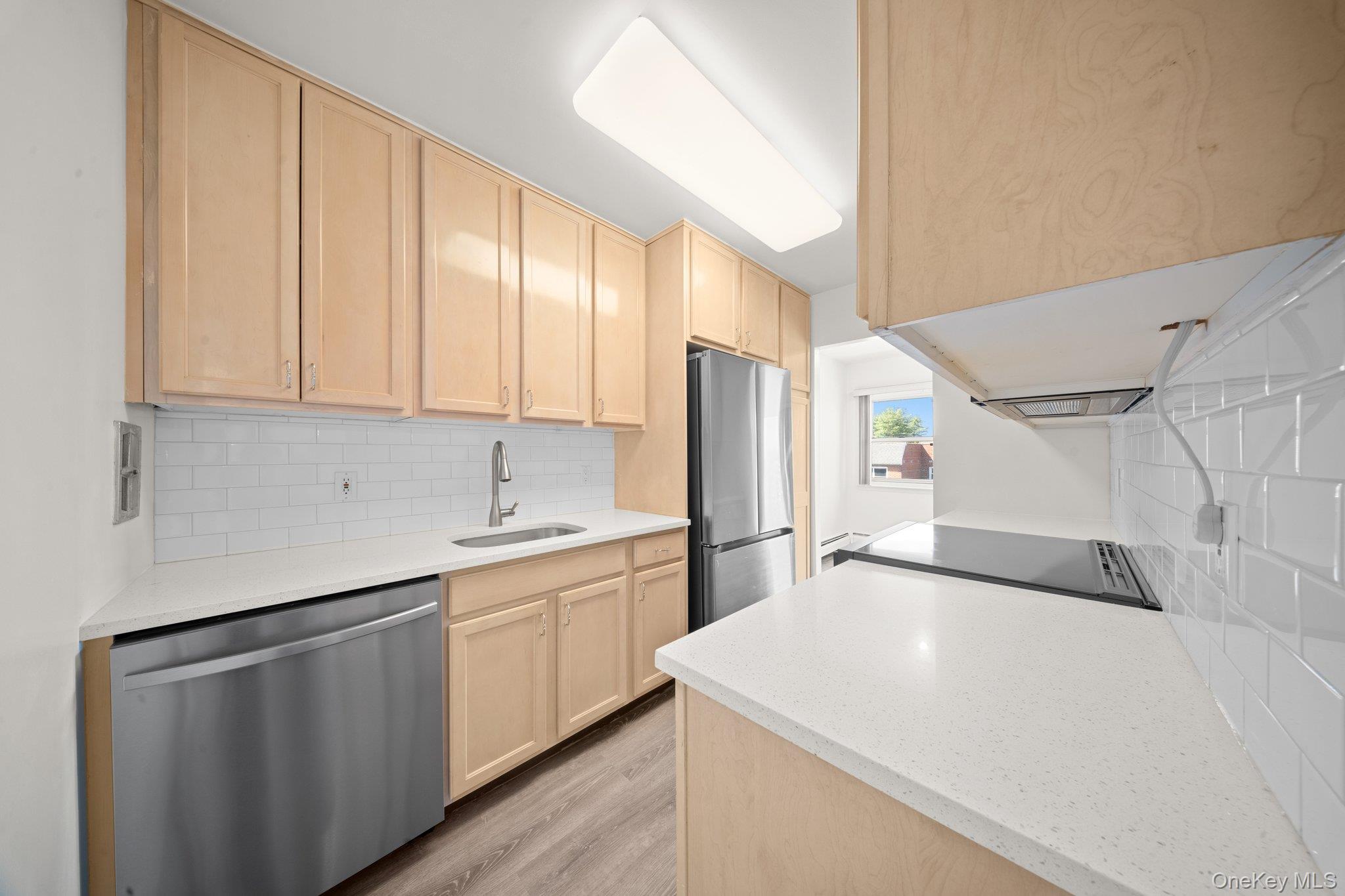 #10 photo, 90 S Park Avenue, Rockville Centre , NY 11570