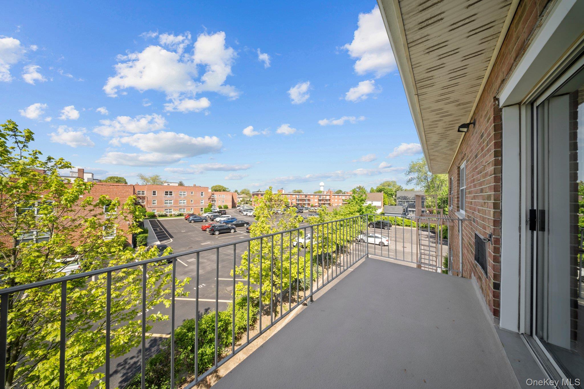 #20 photo, 90 S Park Avenue, Rockville Centre , NY 11570