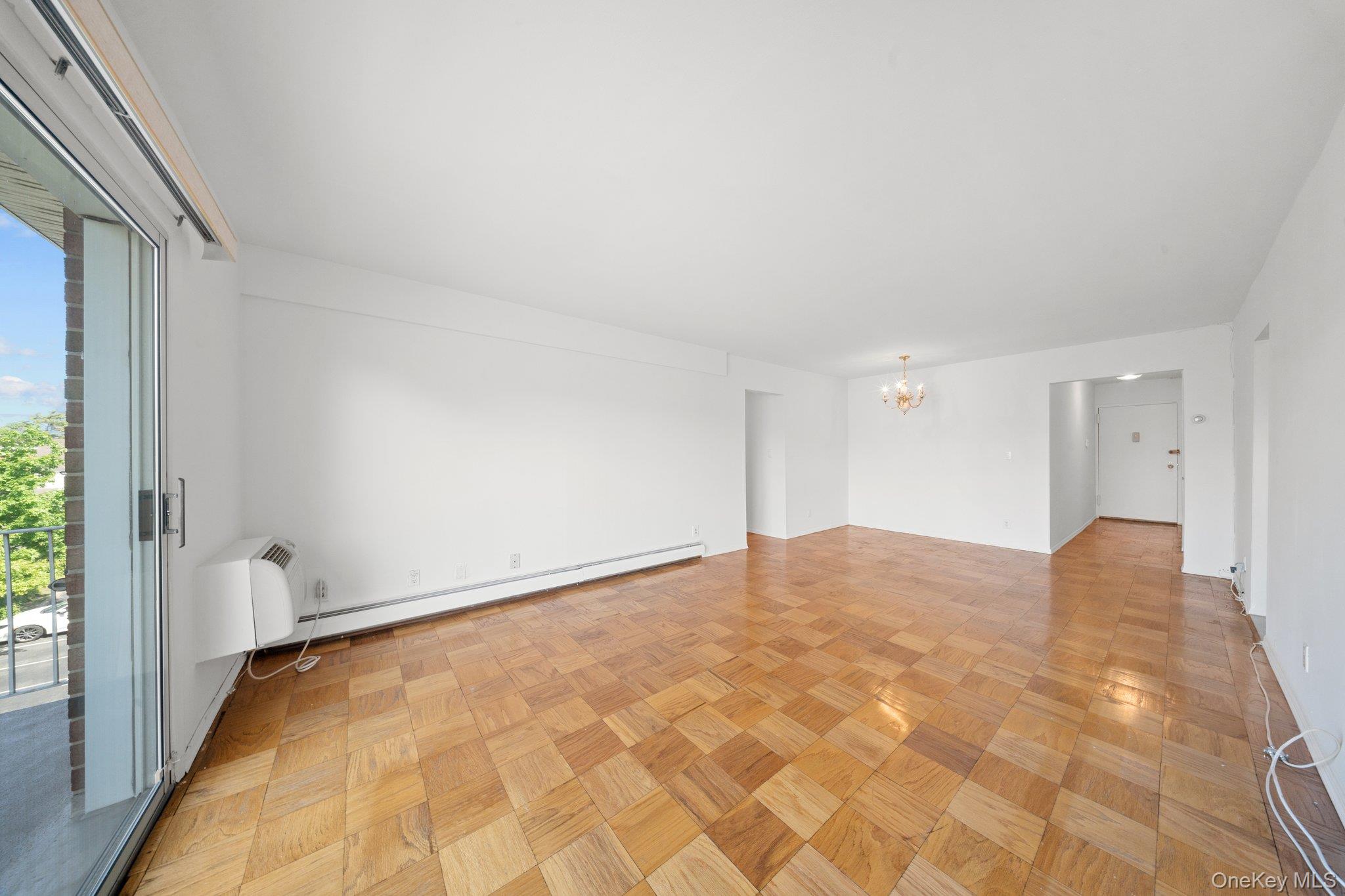 #8 photo, 90 S Park Avenue, Rockville Centre , NY 11570