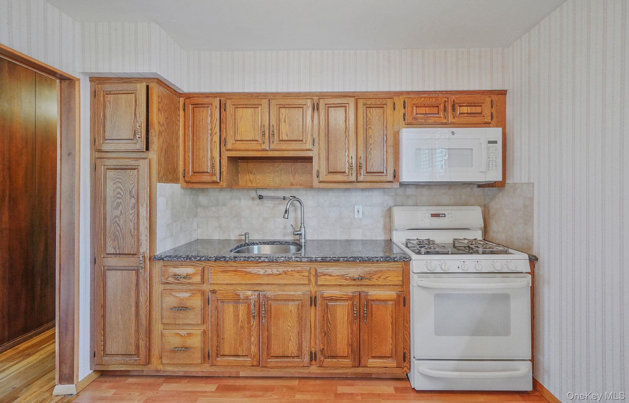 #18 photo, 136 Tabor Street, Brentwood , NY 11717