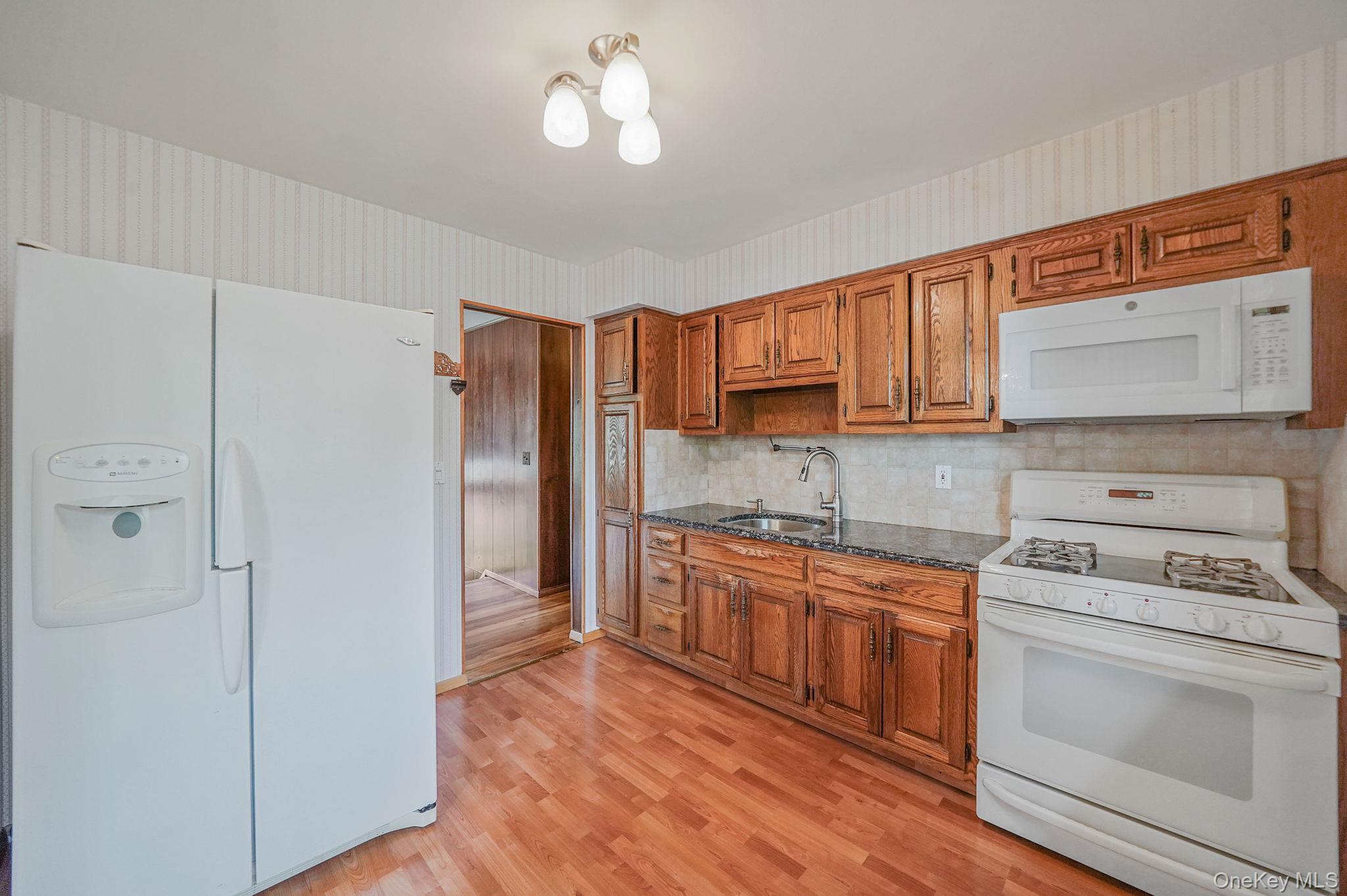 #19 photo, 136 Tabor Street, Brentwood , NY 11717