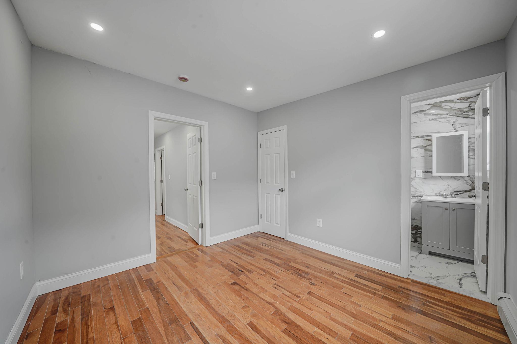 #15 photo, 9217 92nd Street, クイーンズ区 Woodhaven , NY 11421