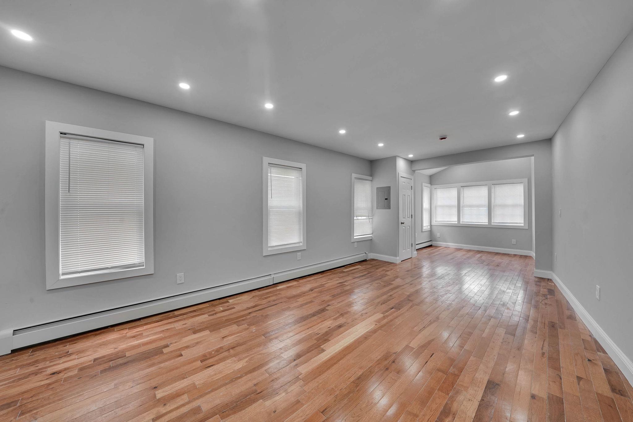 #4 photo, 9217 92nd Street, クイーンズ区 Woodhaven , NY 11421