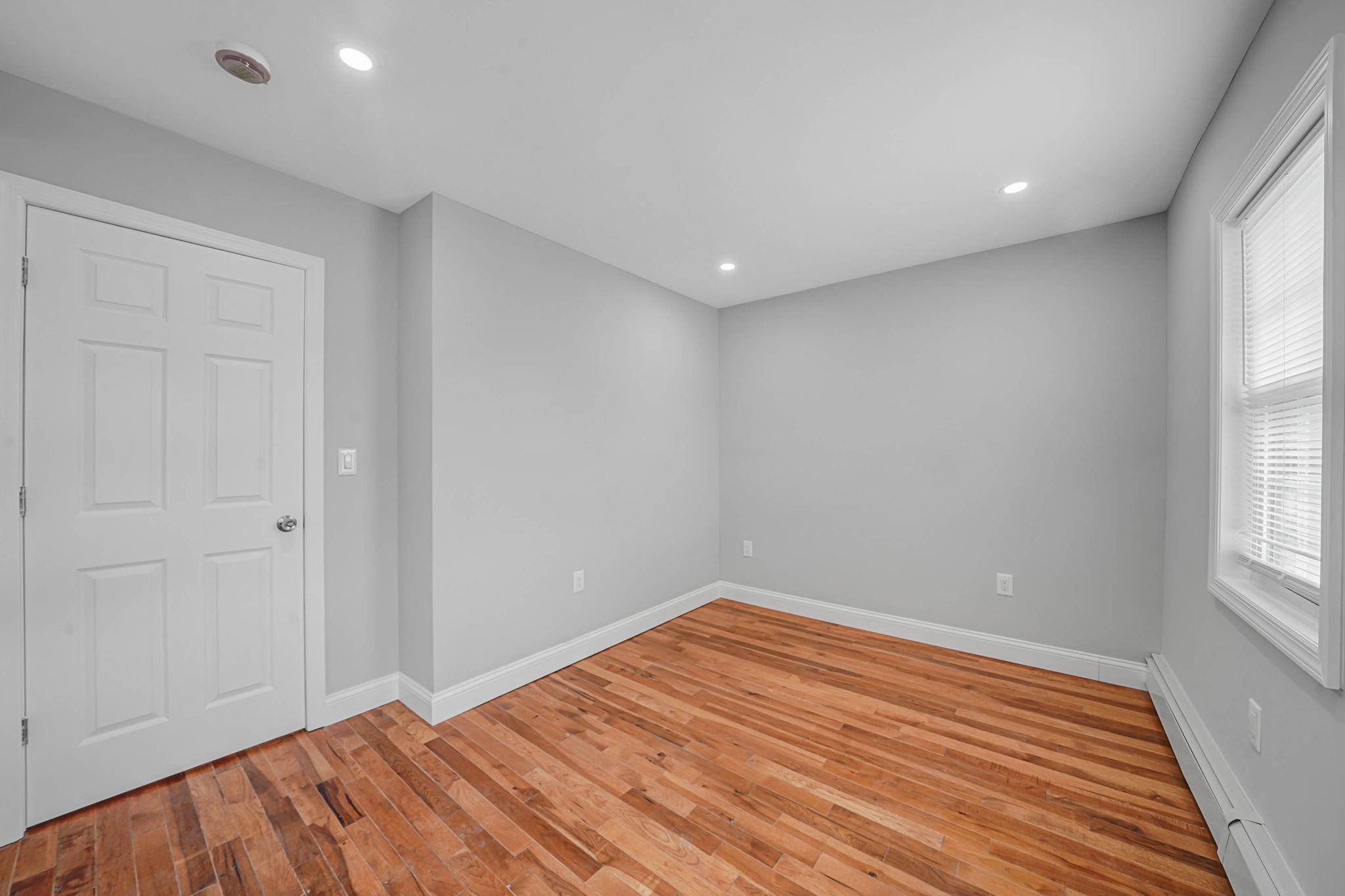 #7 photo, 9217 92nd Street, クイーンズ区 Woodhaven , NY 11421