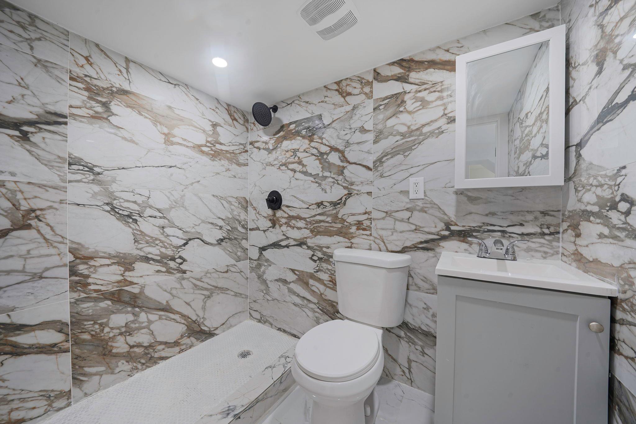 #9 photo, 9217 92nd Street, クイーンズ区 Woodhaven , NY 11421