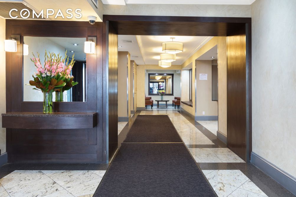 #11 photo, 2166 Broadway, マンハッタン Upper West Side , NY 10024