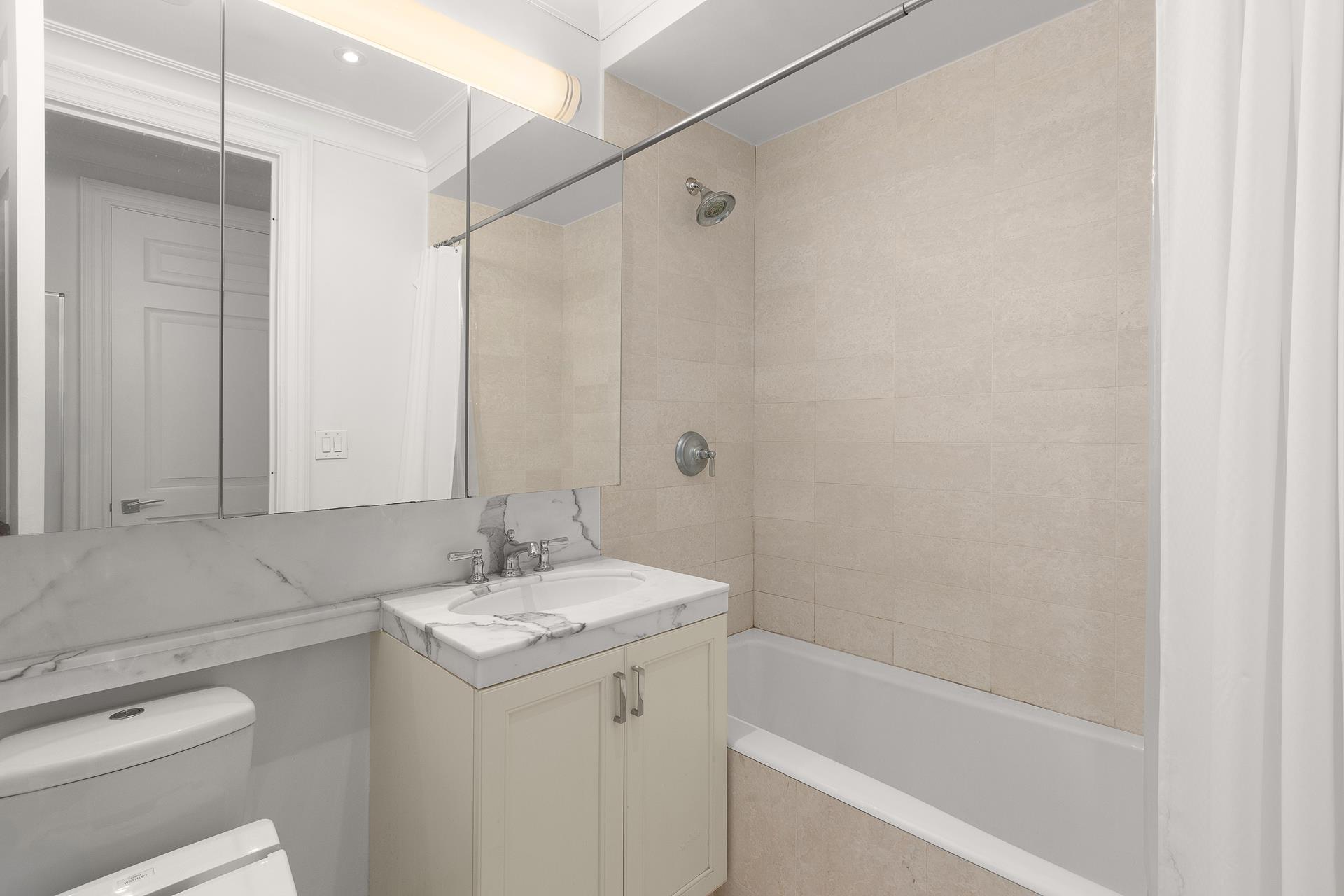 #13 photo, 205 E 85TH Street, マンハッタン Yorkville , NY 10028