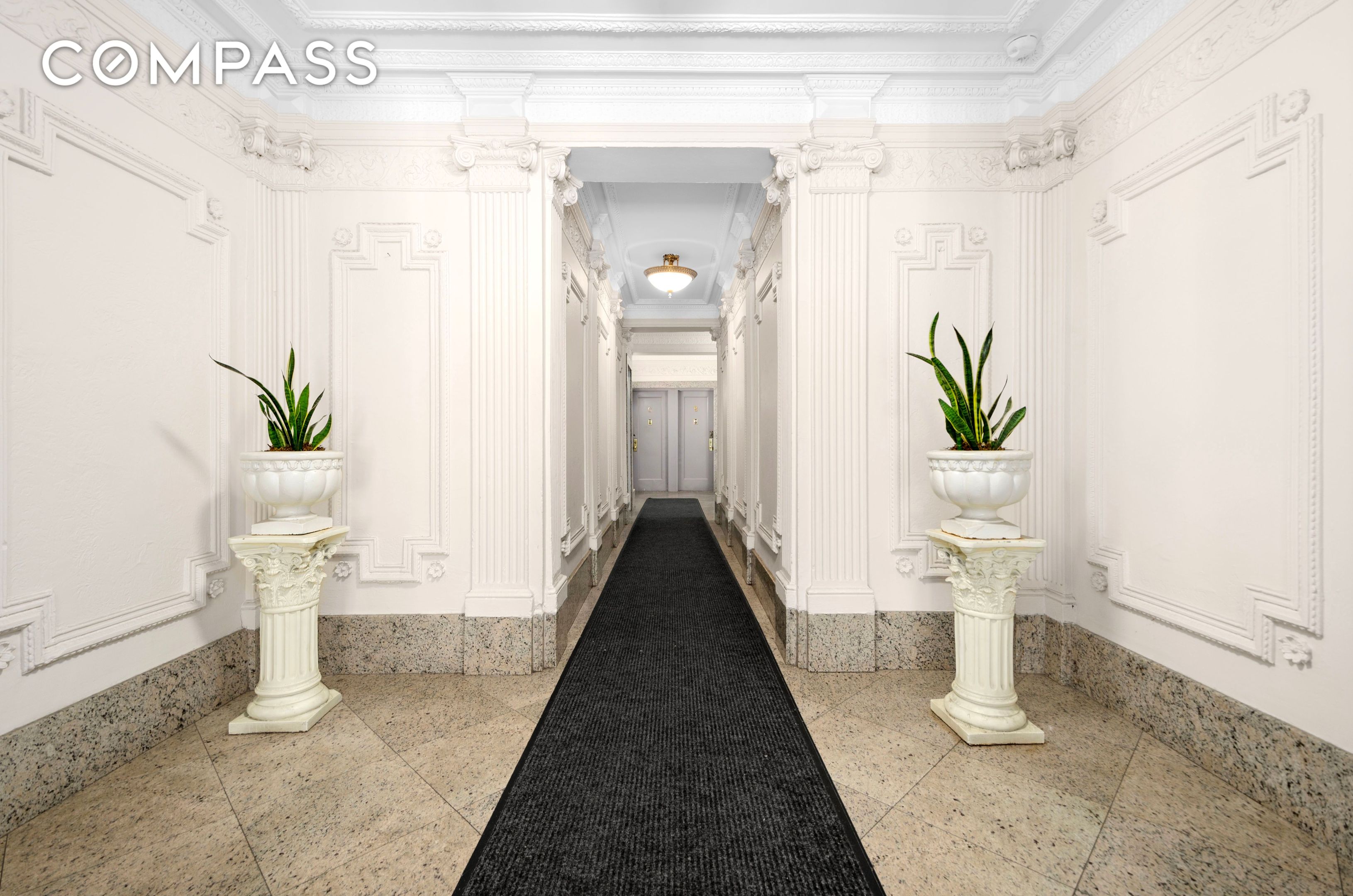 #3 photo, 465 Eastern Parkway, ブルックリン区 Crown Heights , NY 11216