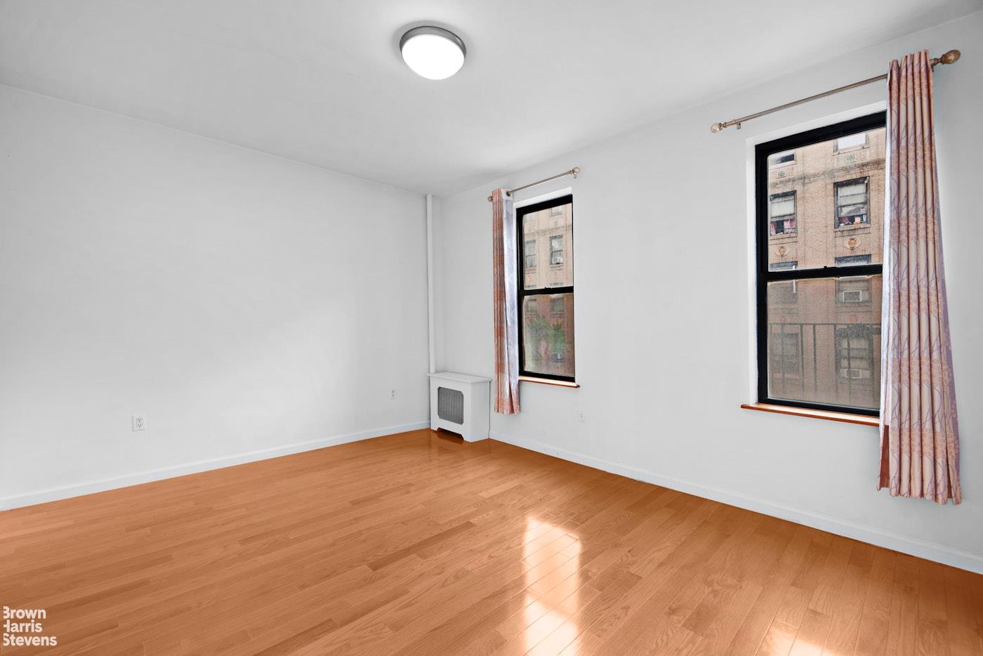 #2 photo, 828 Gerard Avenue, ブロンクス区 Bronx , NY 10451