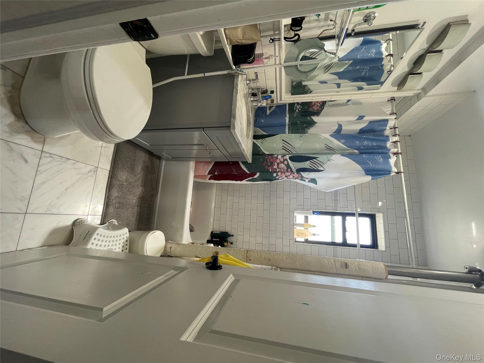 #3 photo, 44- 21 Macnish Street, クイーンズ区 Elmhurst , NY 11373