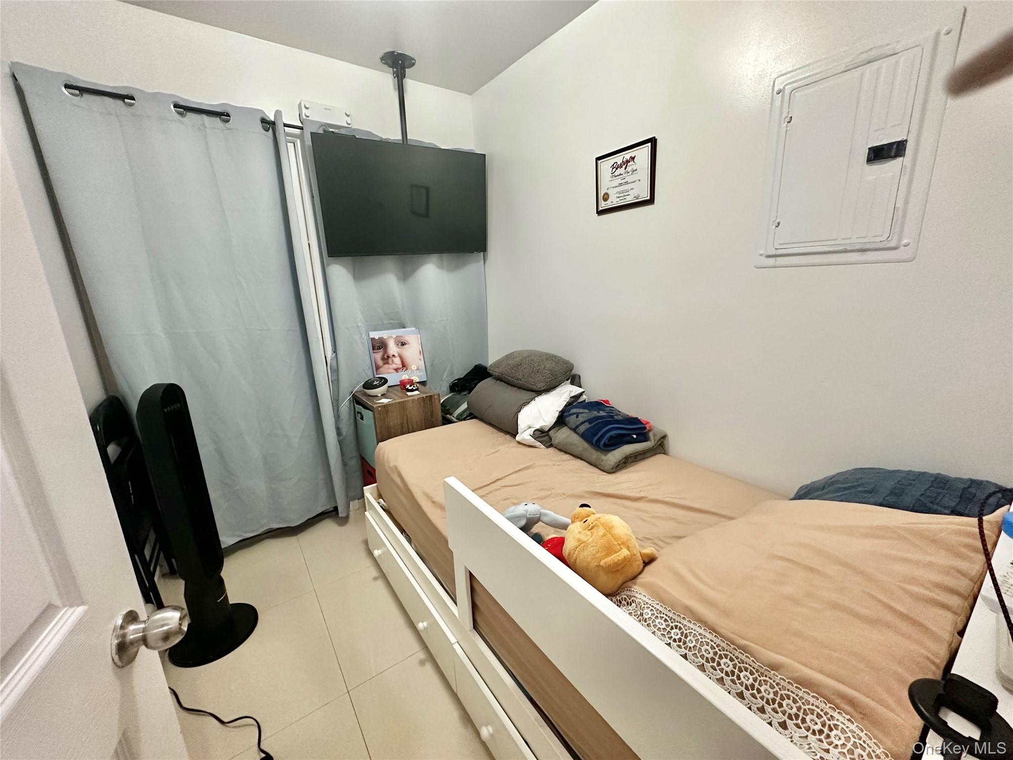 #4 photo, 104-48 37th Drive, クイーンズ区 Corona , NY 11368