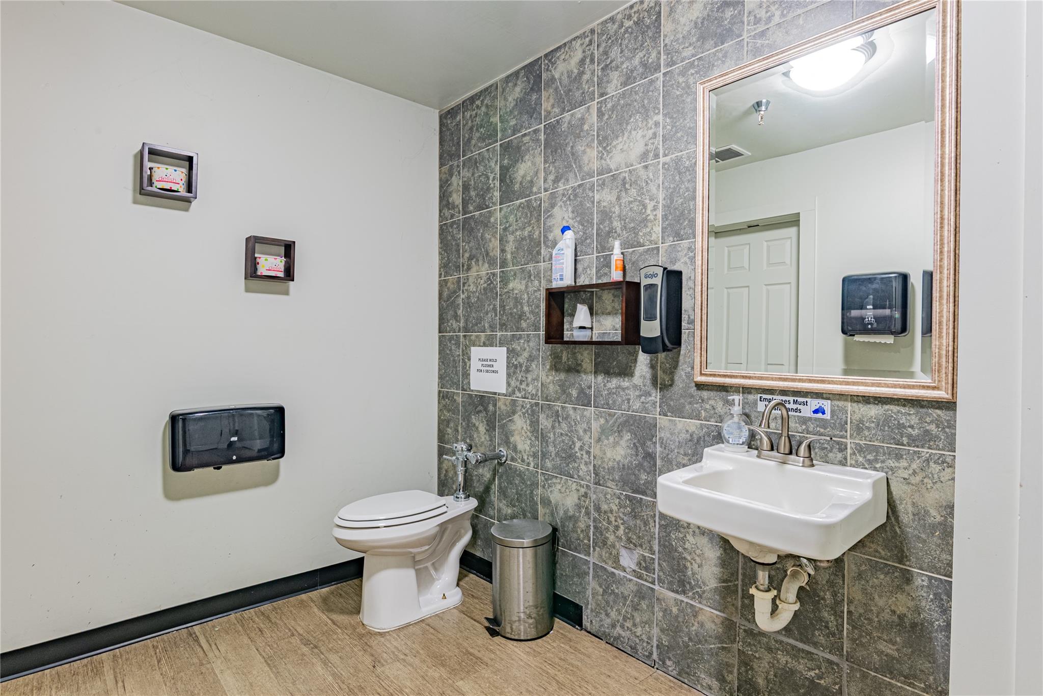 #20 photo, 188 Main Street, New Paltz , NY 12561